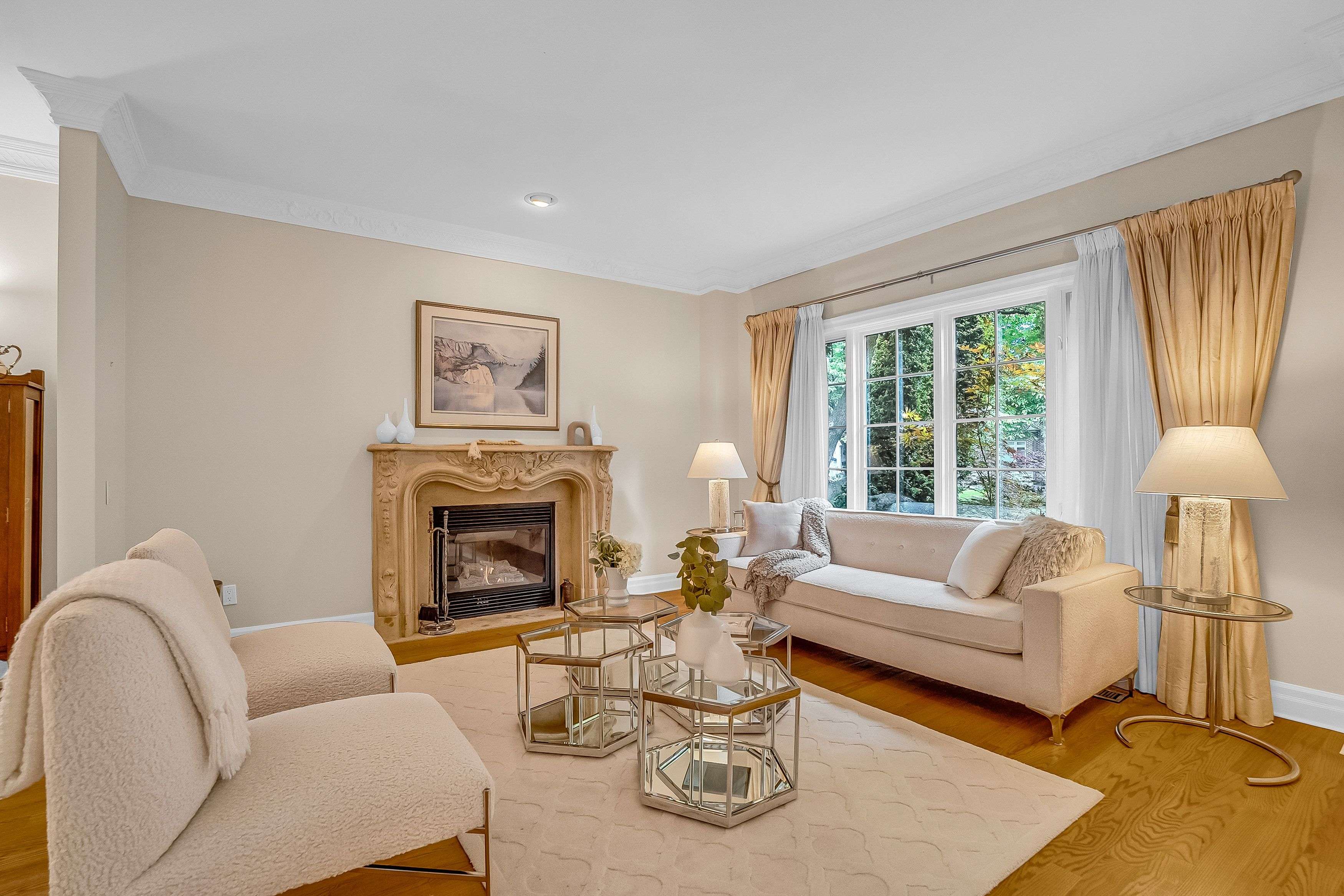 Toronto C13, ON M3B 2R1,20 Hurlingham CRES