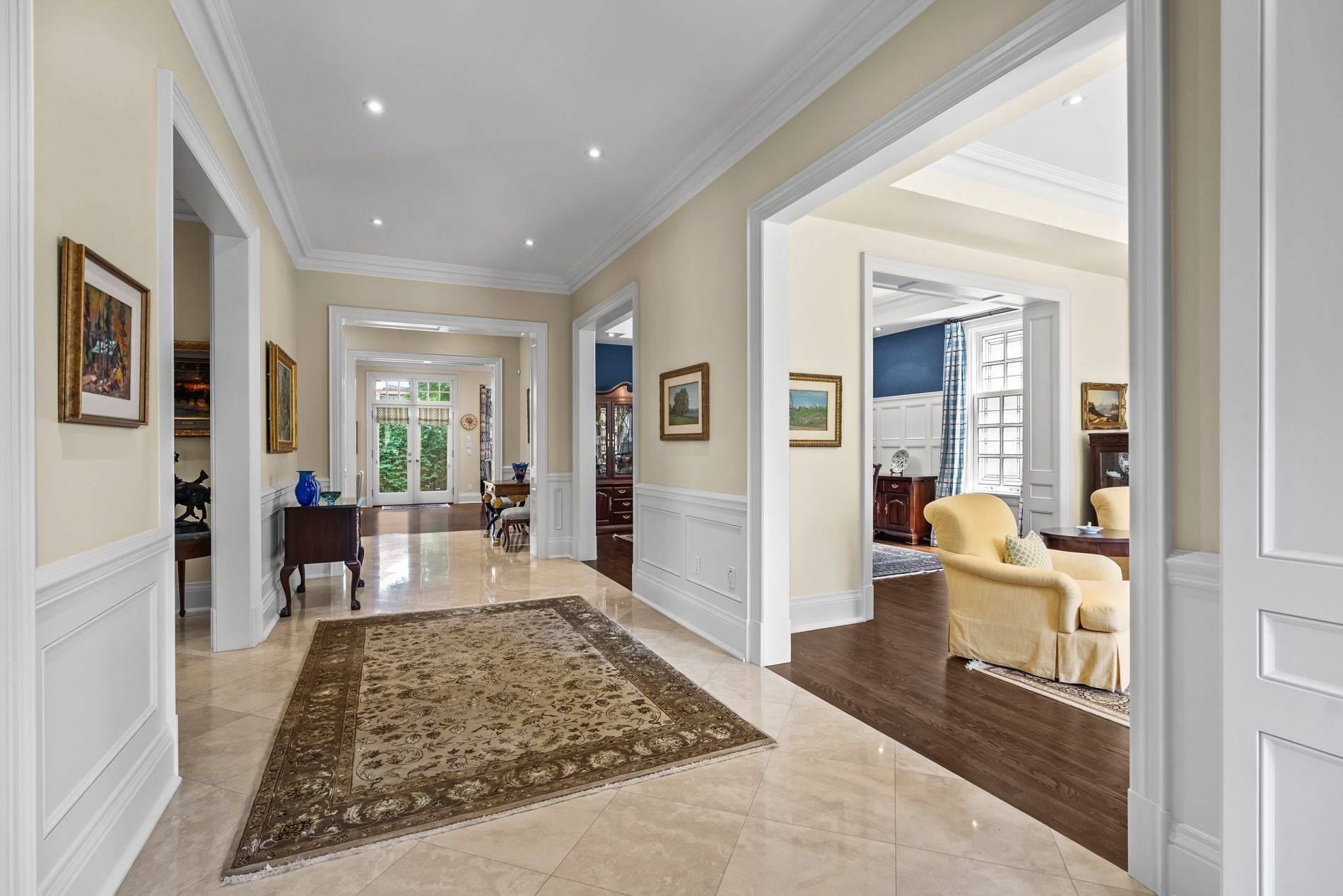 Toronto C12, ON M4N 1L2,260 St Leonards AVE