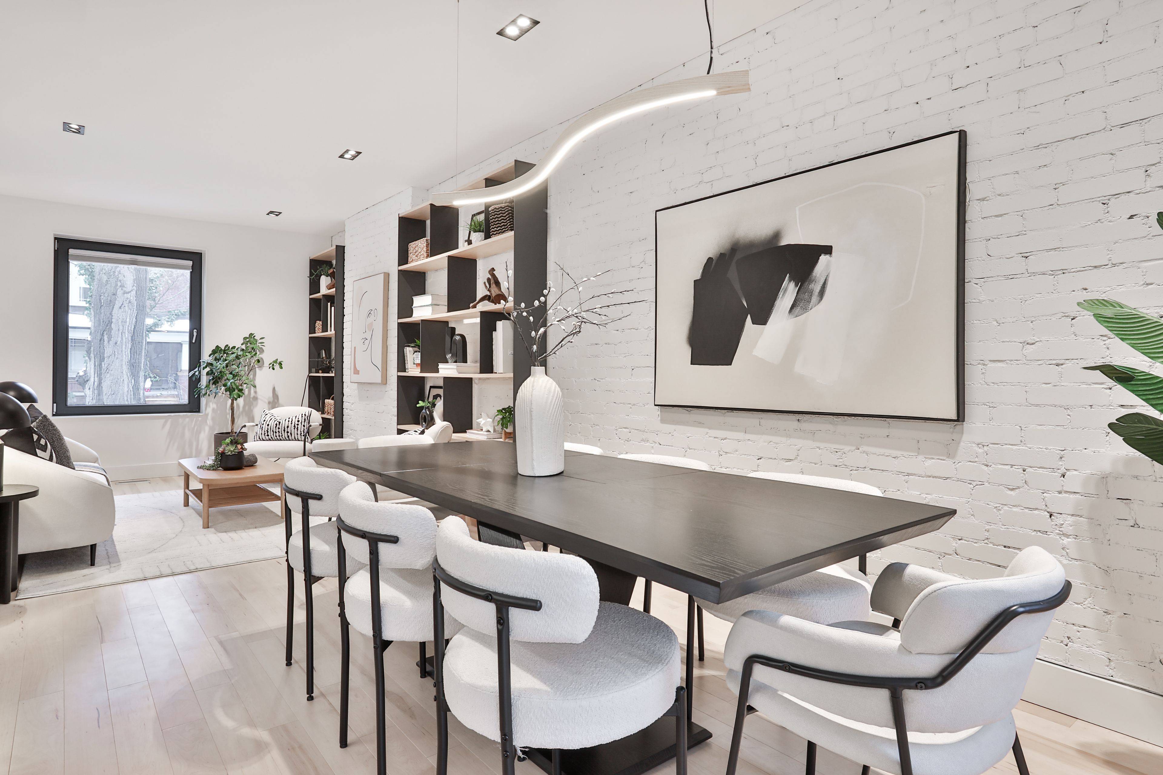 Toronto C02, ON M6G 1V8,35 Palmerston GDNS