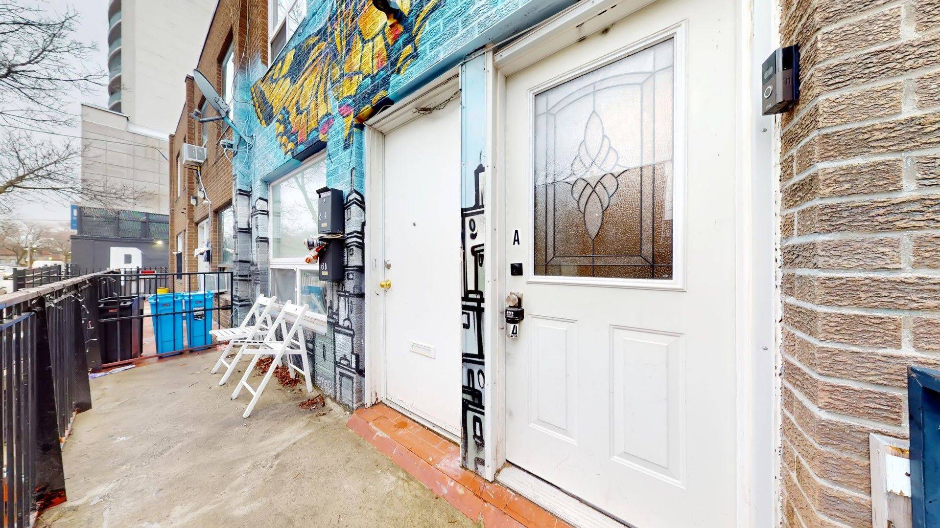 Toronto C01, ON M5T 2H1,61 Cameron ST #B