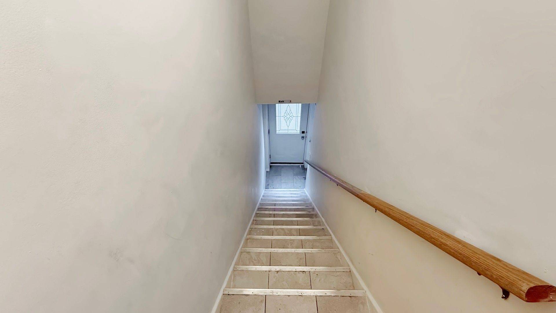 Toronto C01, ON M5T 2H1,61 Cameron ST #B