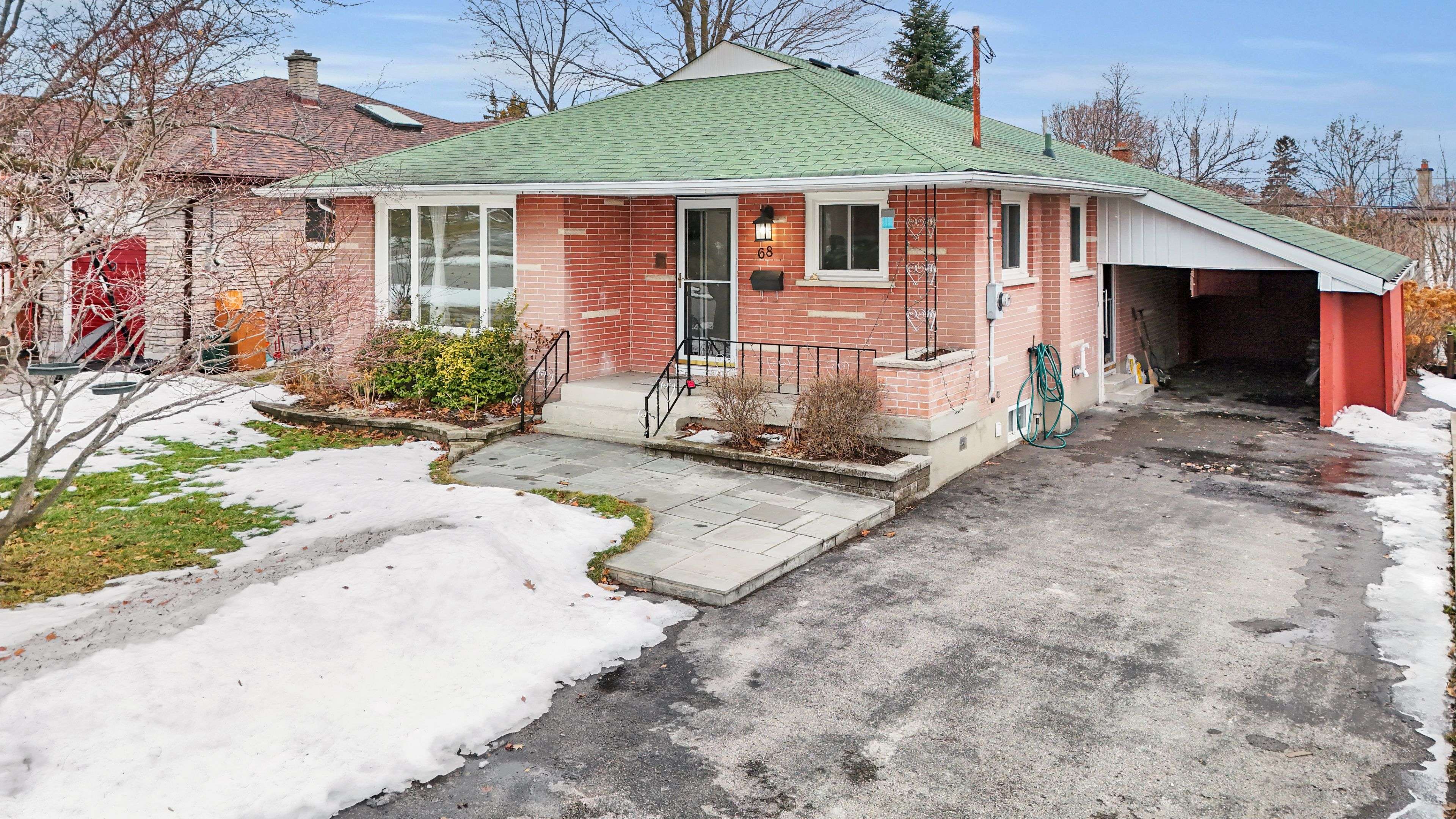 Oshawa, ON L1H 7H6,68 Athabasca ST