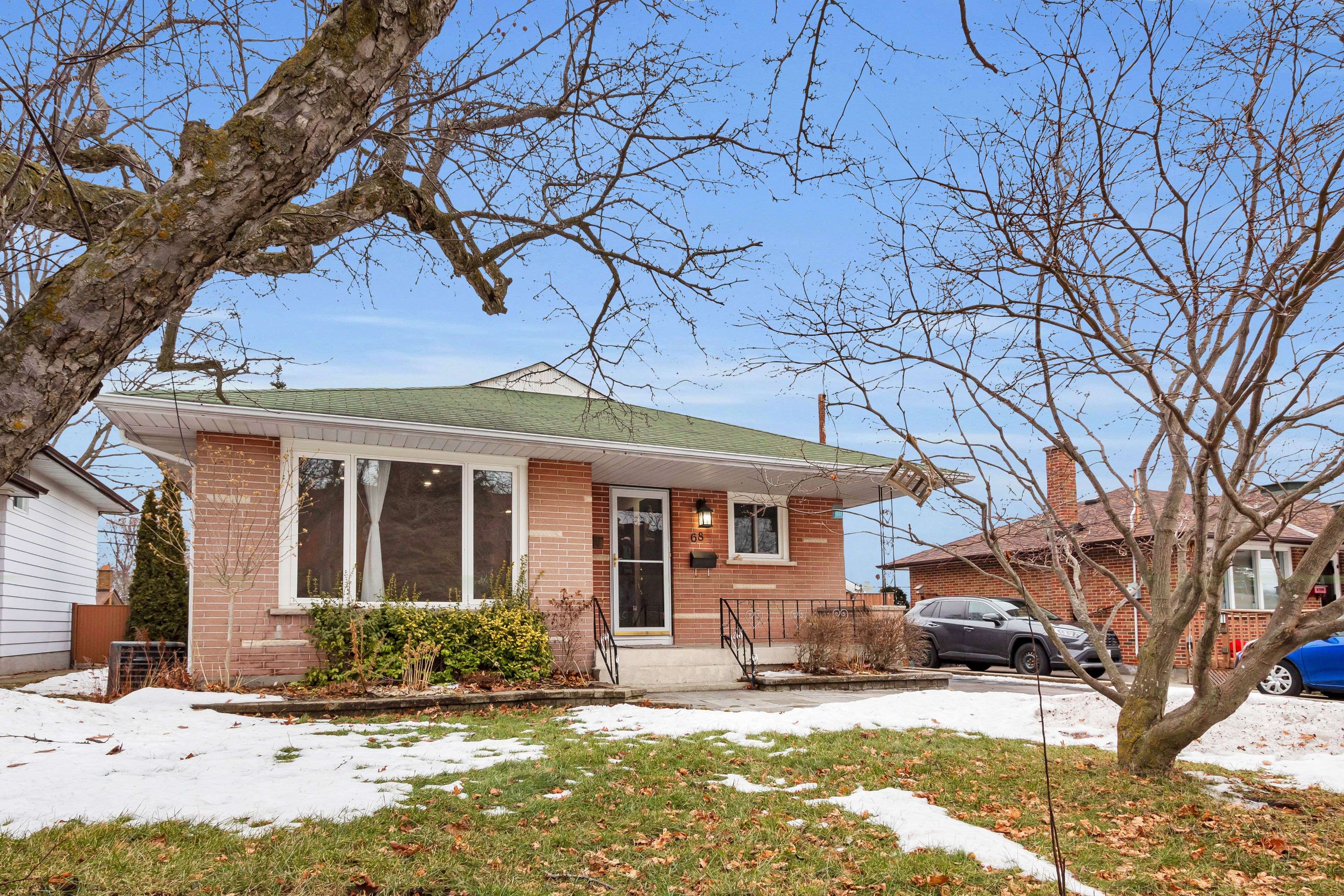 Oshawa, ON L1H 7H6,68 Athabasca ST