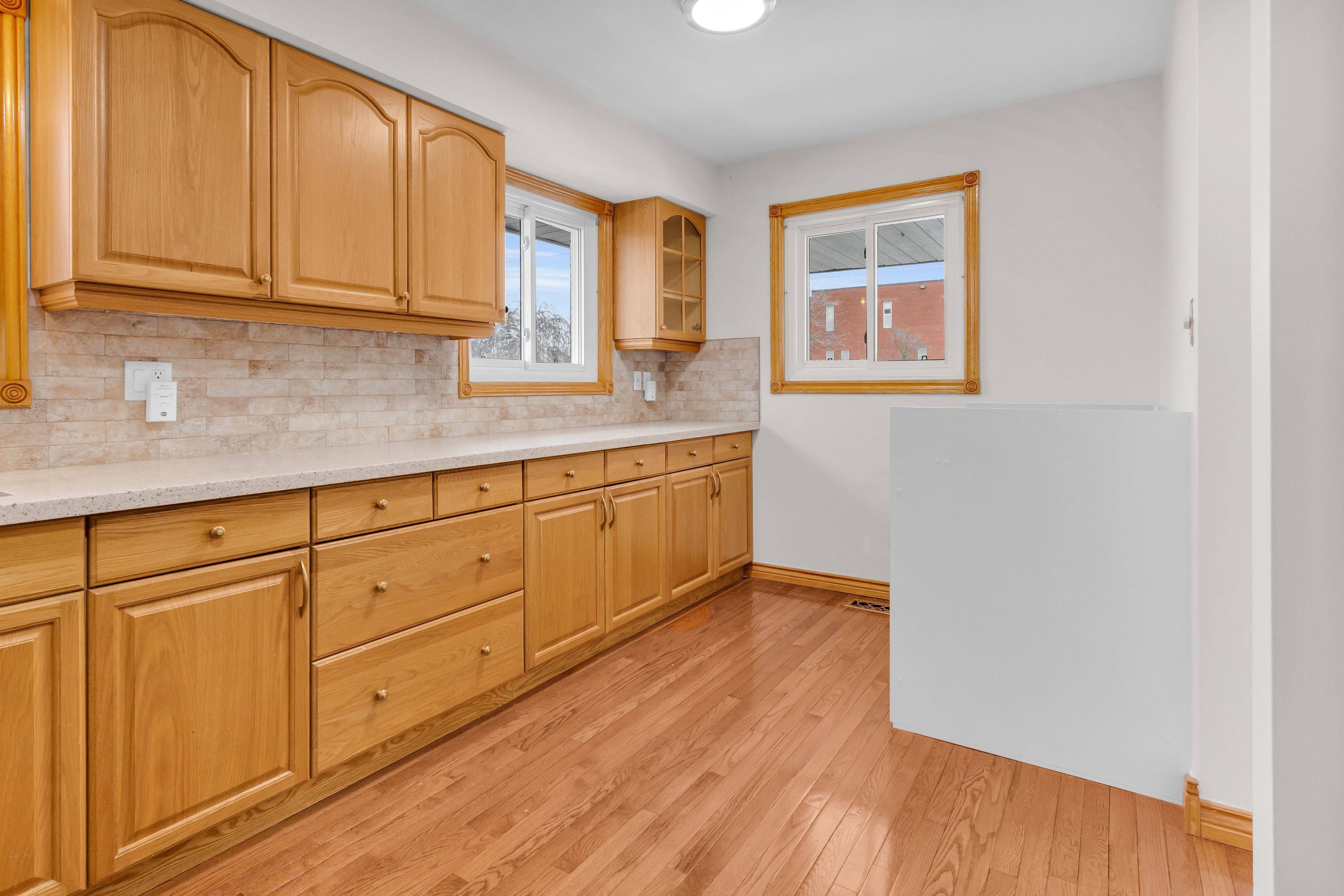 Oshawa, ON L1H 7H6,68 Athabasca ST