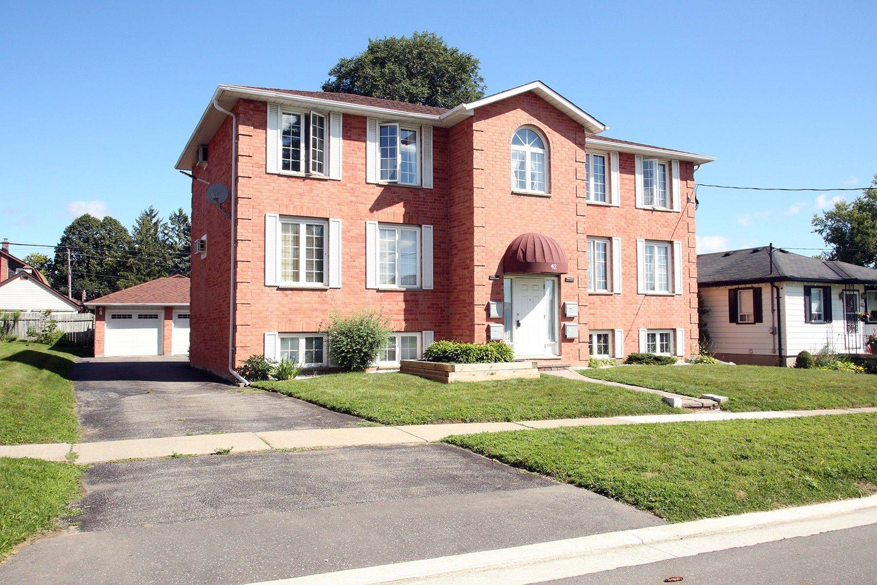 Oshawa, ON L1G 3N4,42 Tecumseh AVE #2