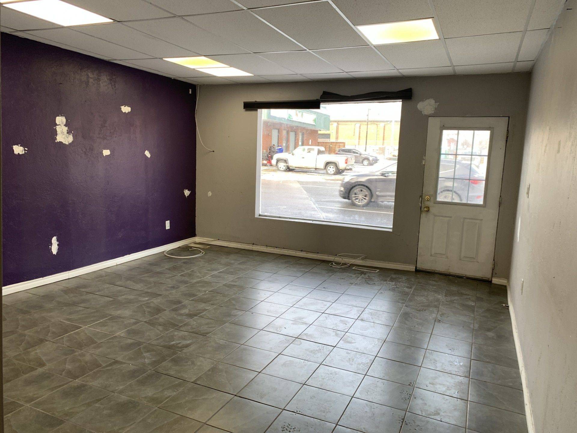 Oshawa, ON L1G 1A8,27 Bond ST E