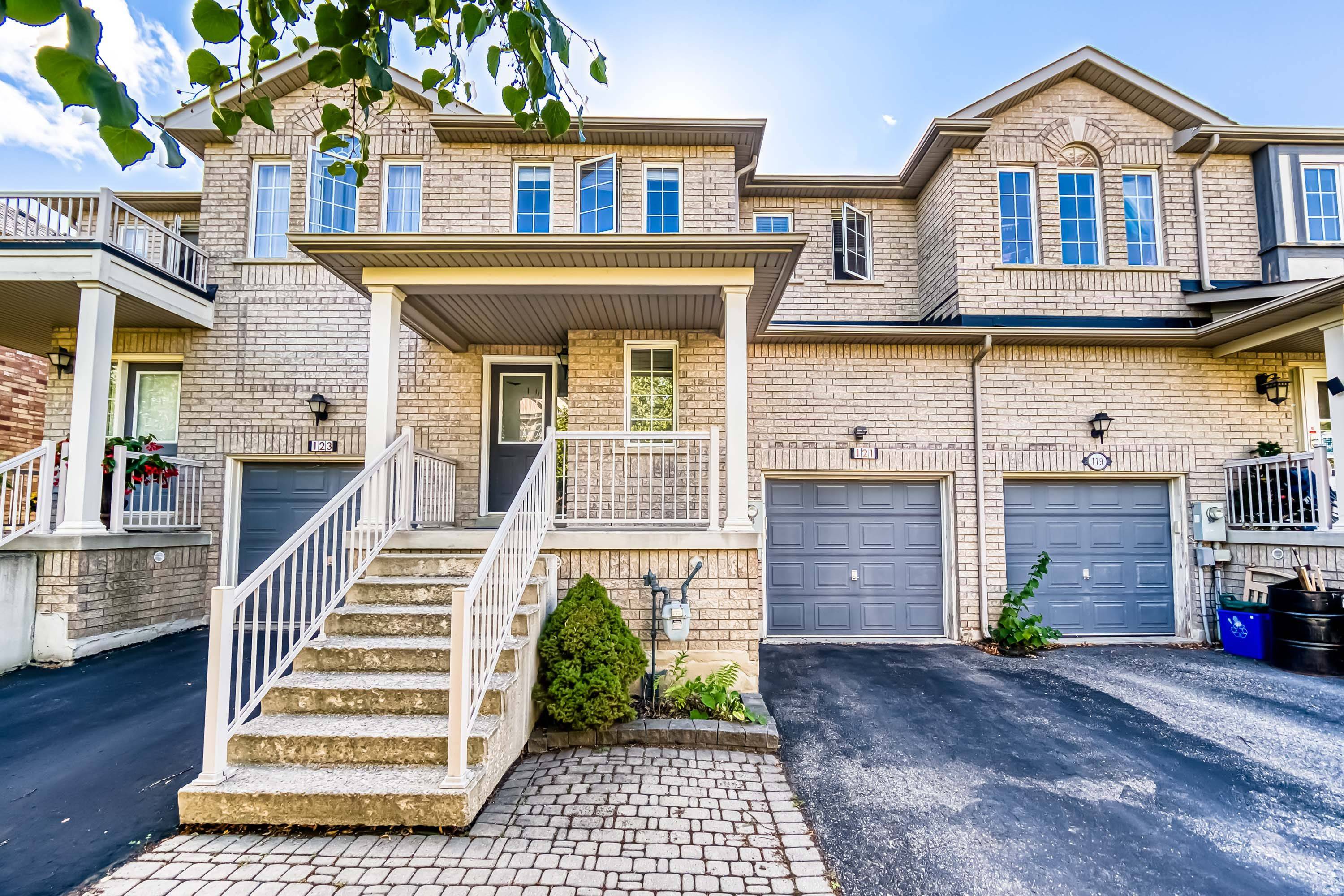 Markham, ON L6C 3E6,121 Hillwood ST