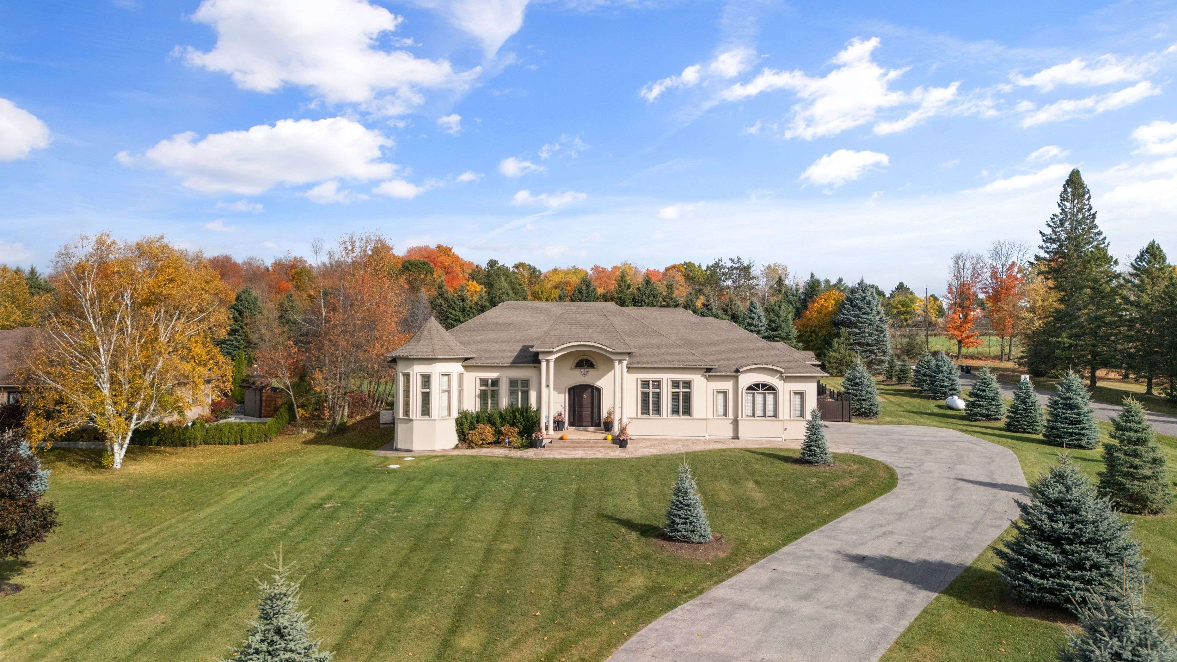 Bradford West Gwillimbury, ON L0L 1L0,2 Dale CRES