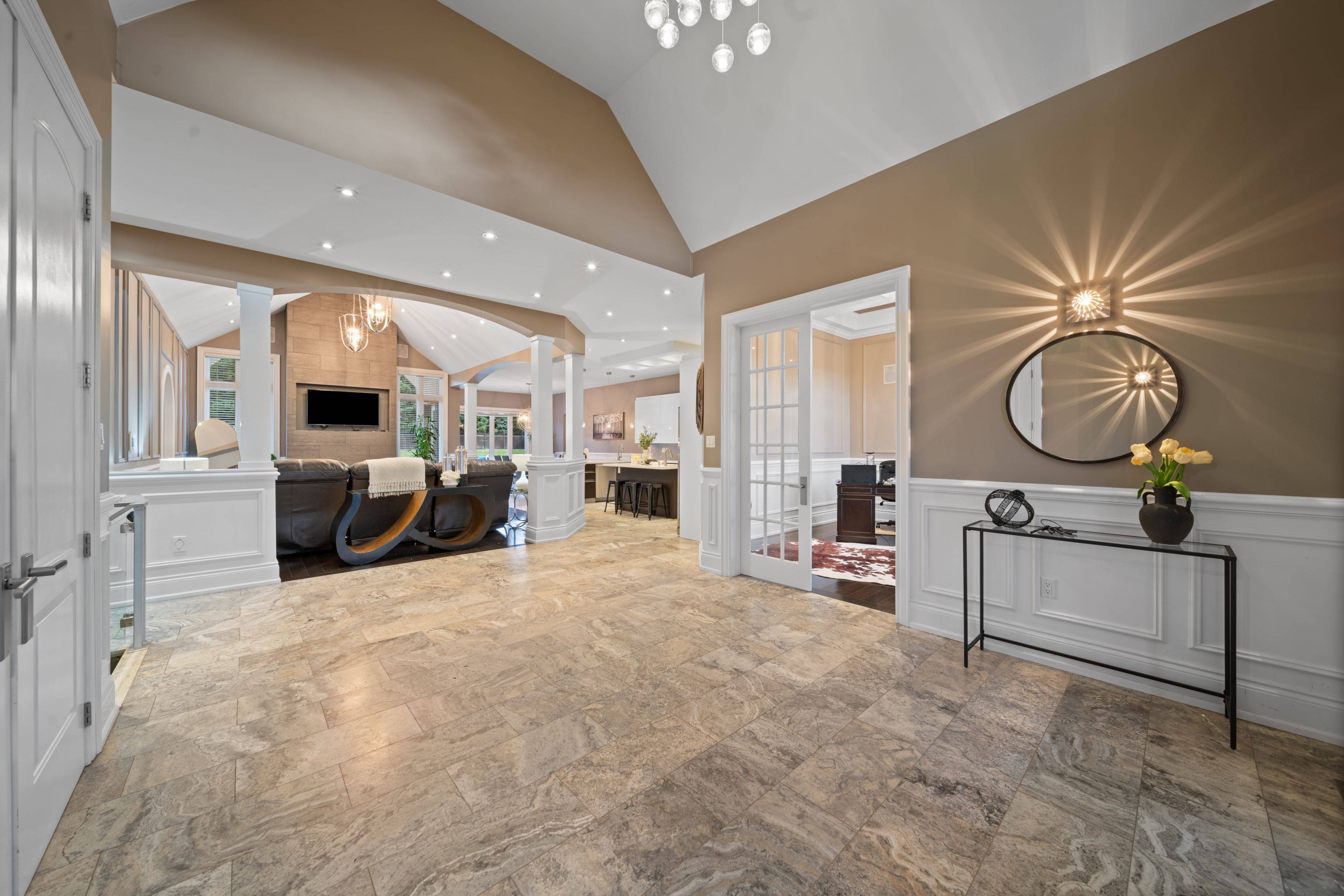 Bradford West Gwillimbury, ON L0L 1L0,2 Dale CRES