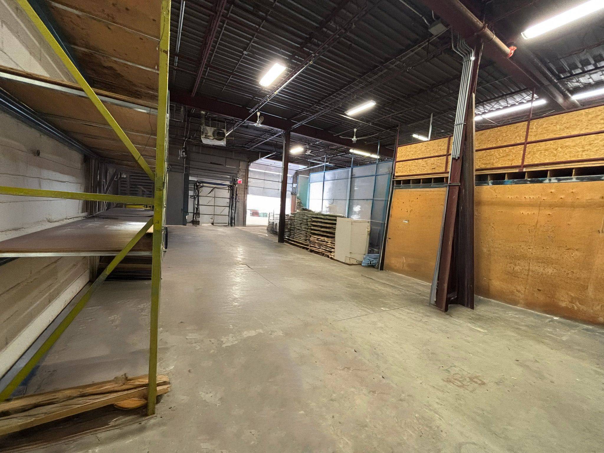 Markham, ON L3R 2R6,80 Esna Park DR #13-15