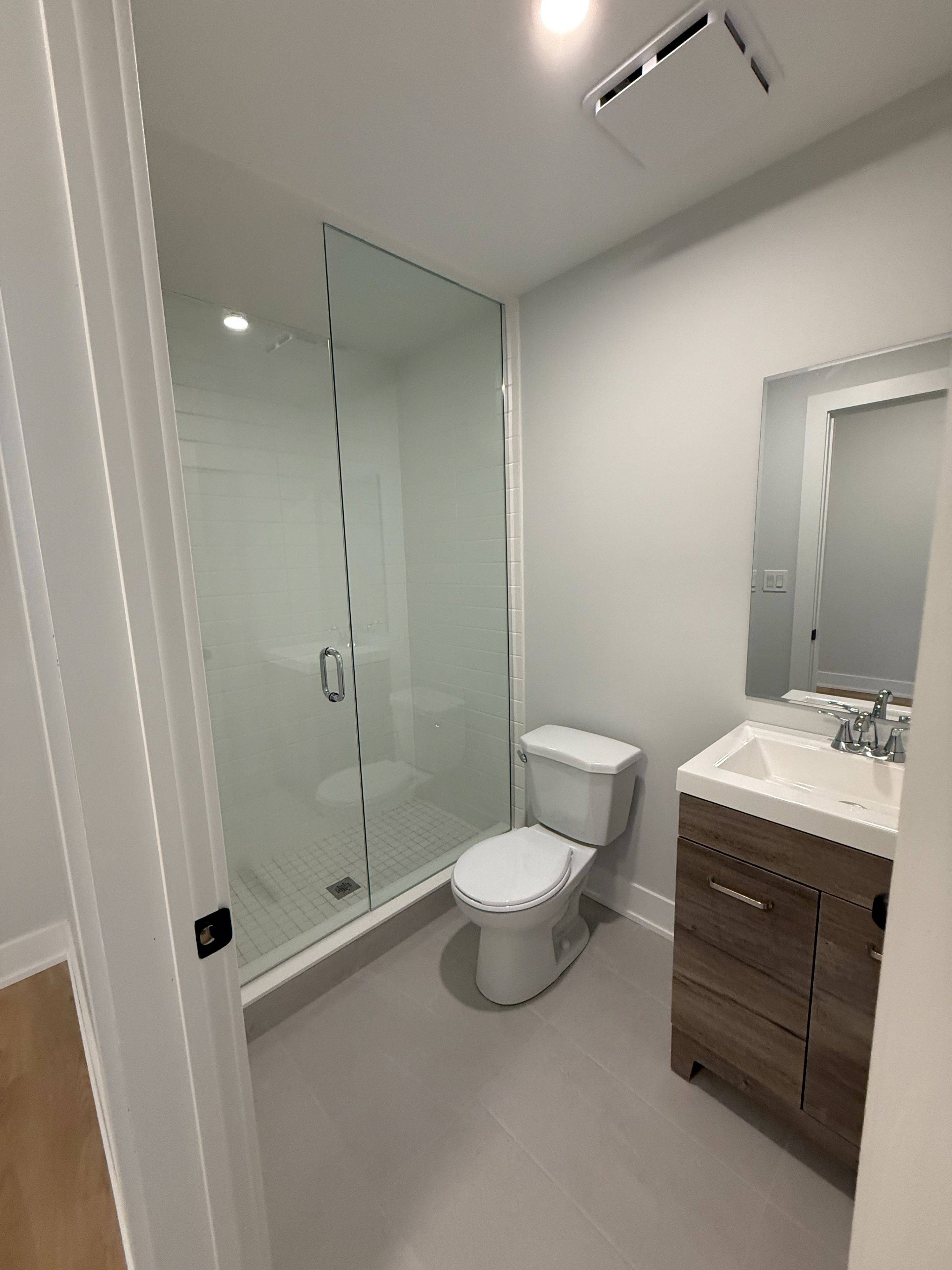 Aurora, ON L4G 1S1,88 Spruce ST #1