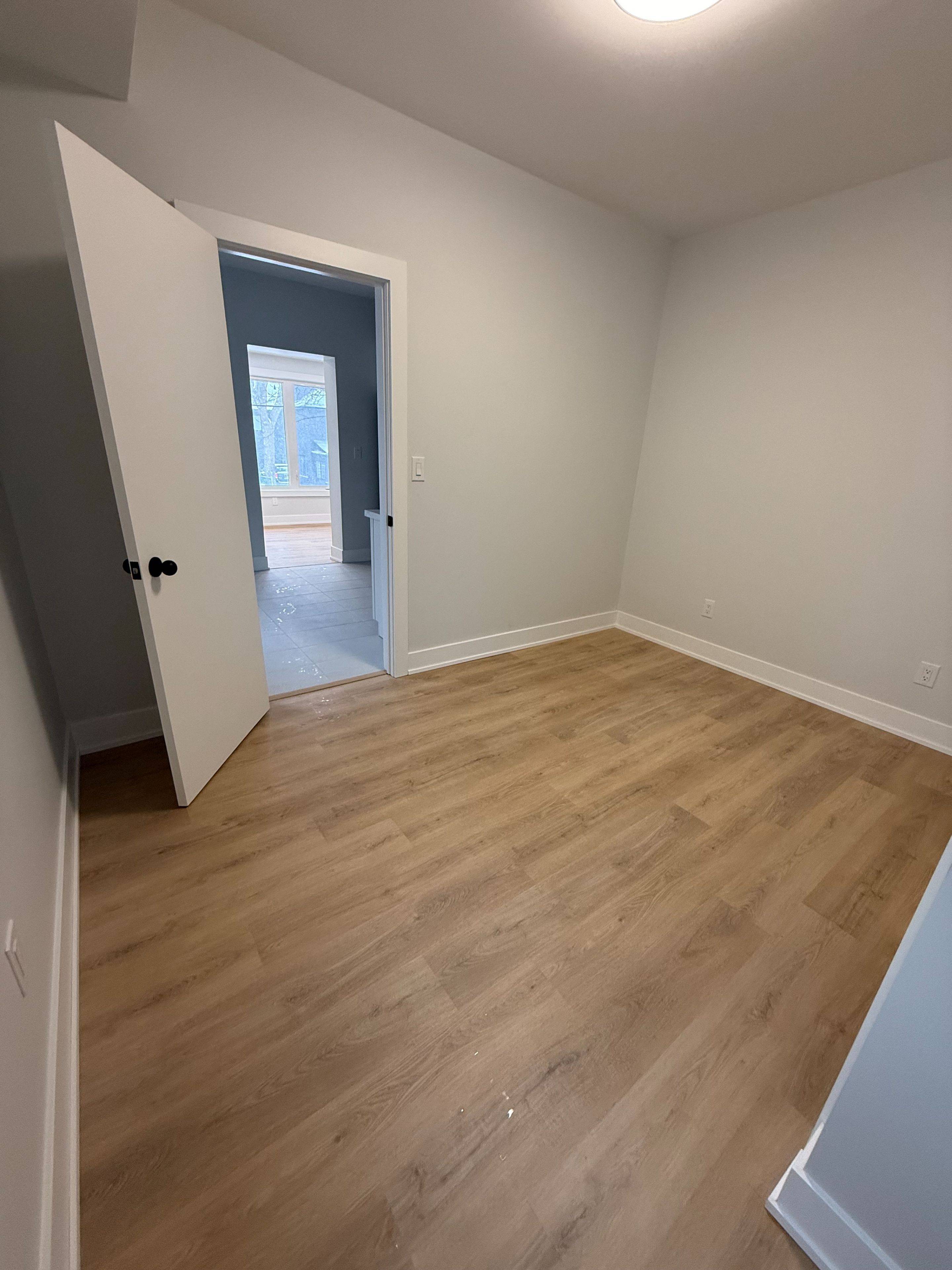 Aurora, ON L4G 1S1,88 Spruce ST #1