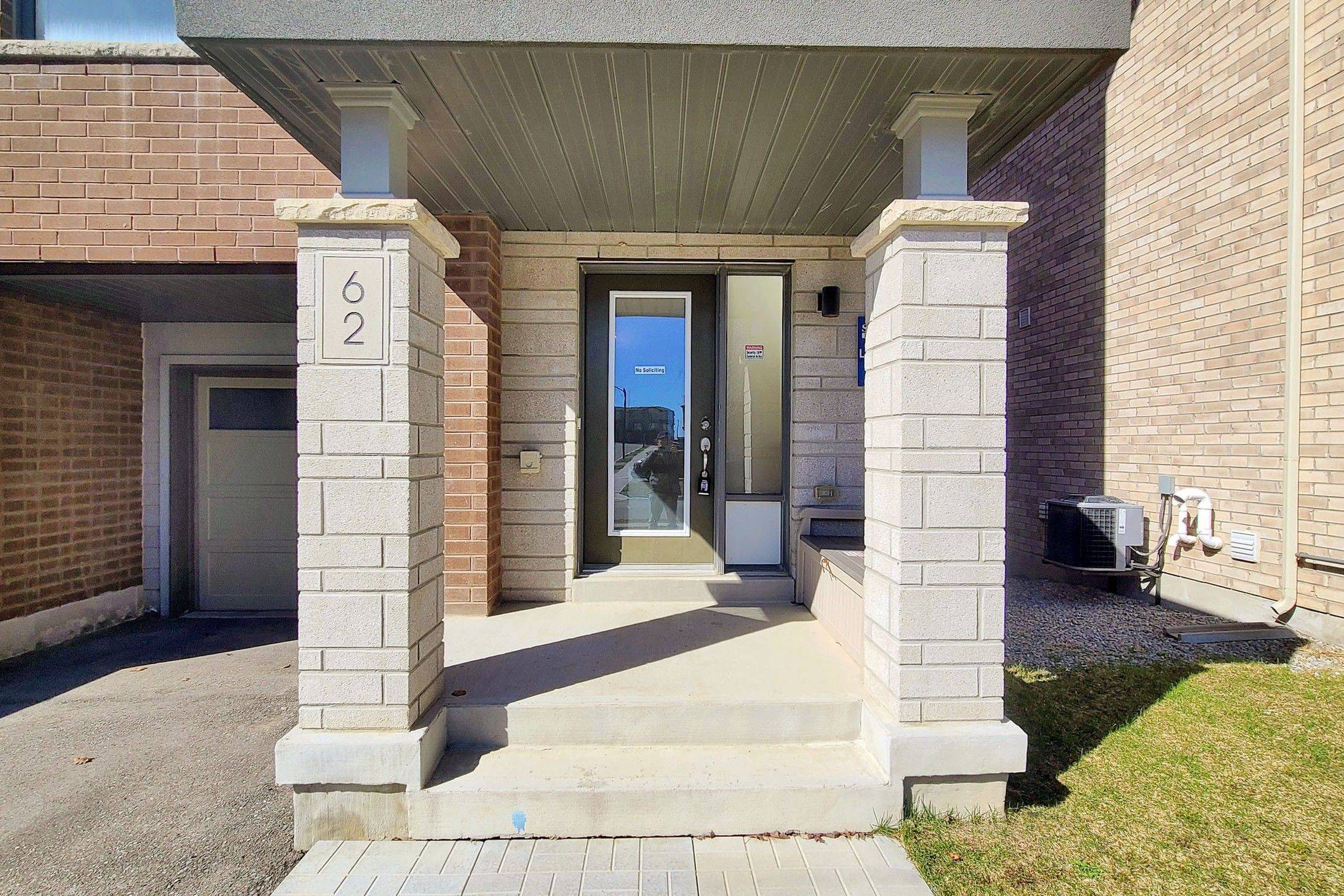 Newmarket, ON L3X 0L1,62 Allure ST