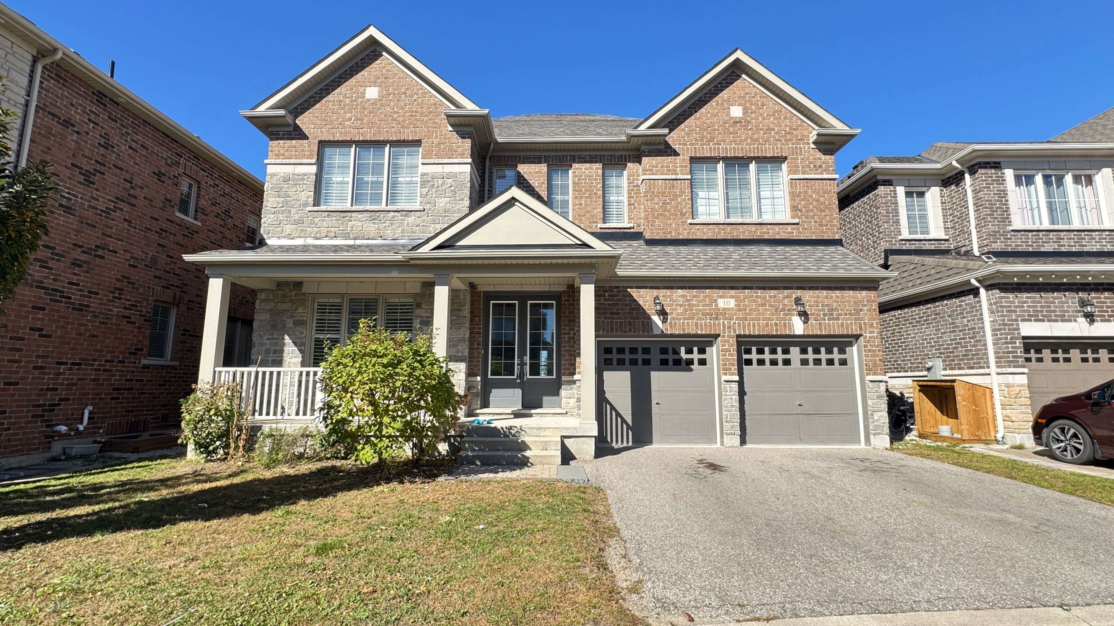 Aurora, ON L4G 3J1,10 Ken Sinclair CRES