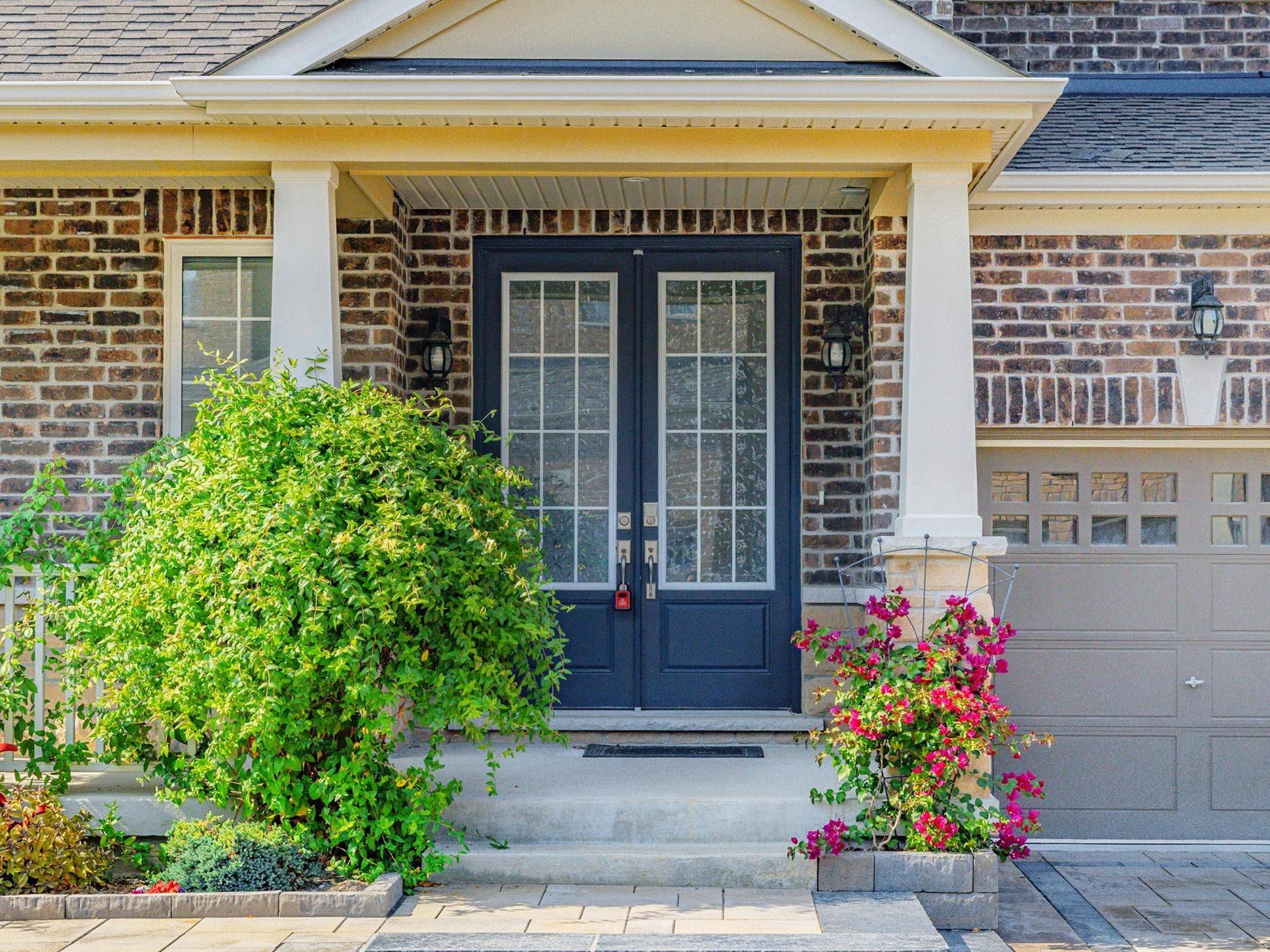 Aurora, ON L4G 3J1,61 Match Point CT