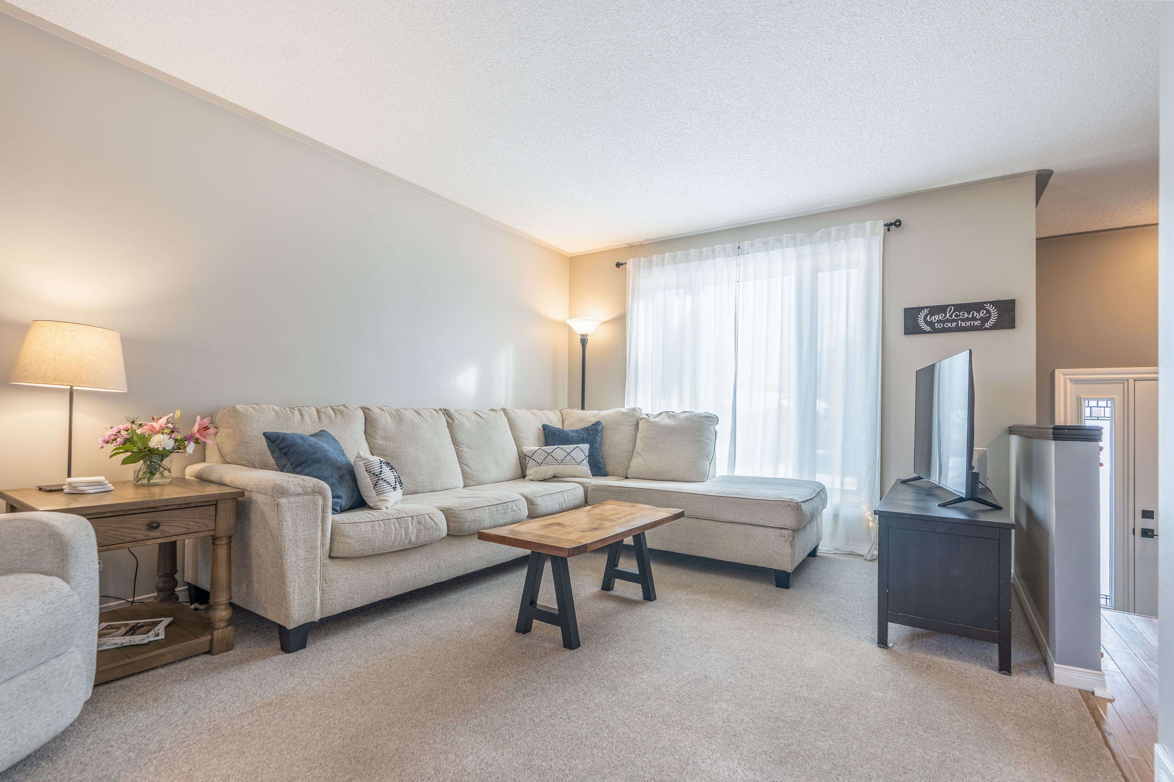 Barrie, ON L4N 8A6,55 Chalmers DR