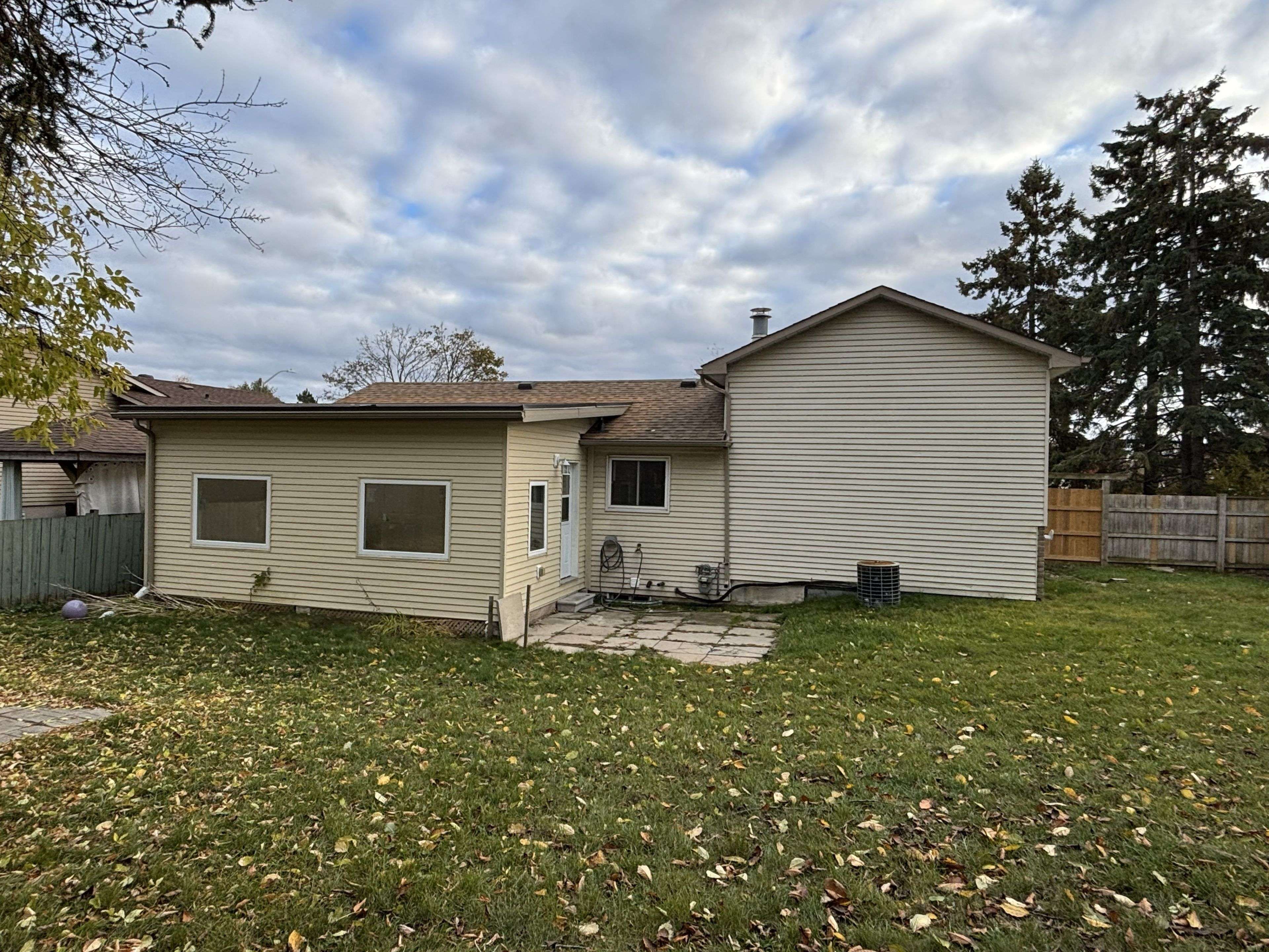 Barrie, ON L4N 5C6,62 Austen LN N