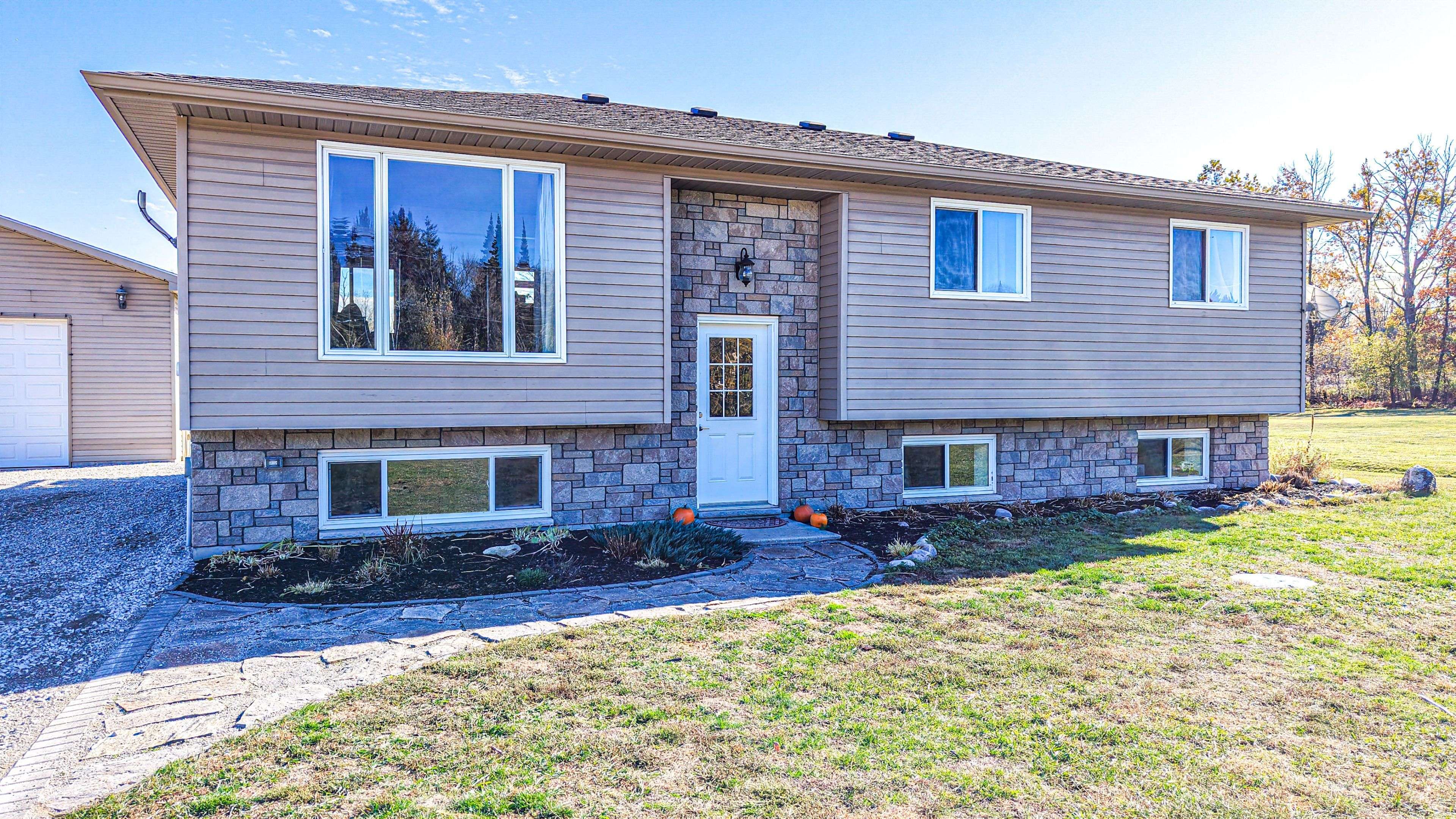 Severn, ON L3V 0X8,1829 Division RD E