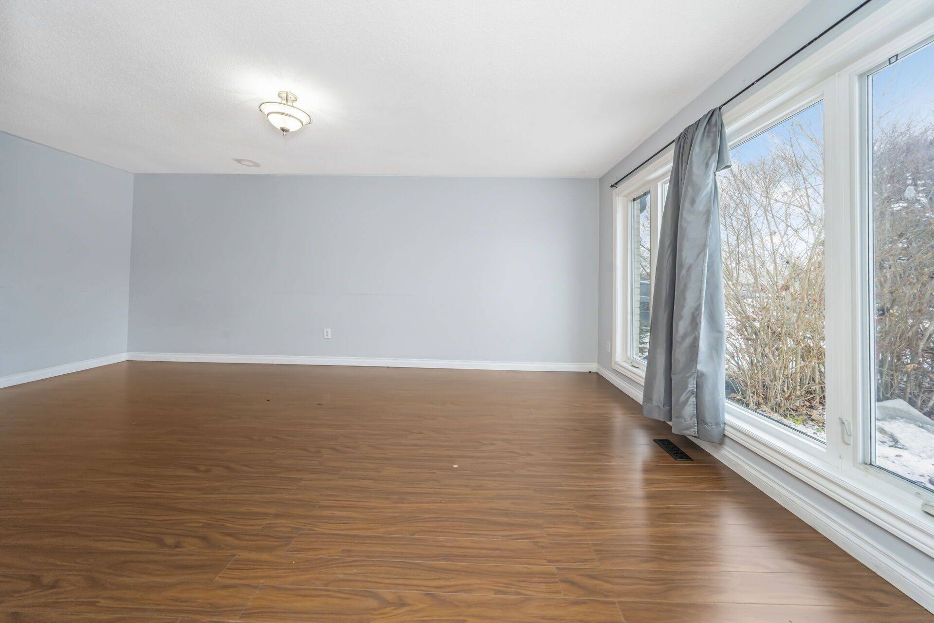 Brampton, ON L6T 3B1,14 Edenridge DR