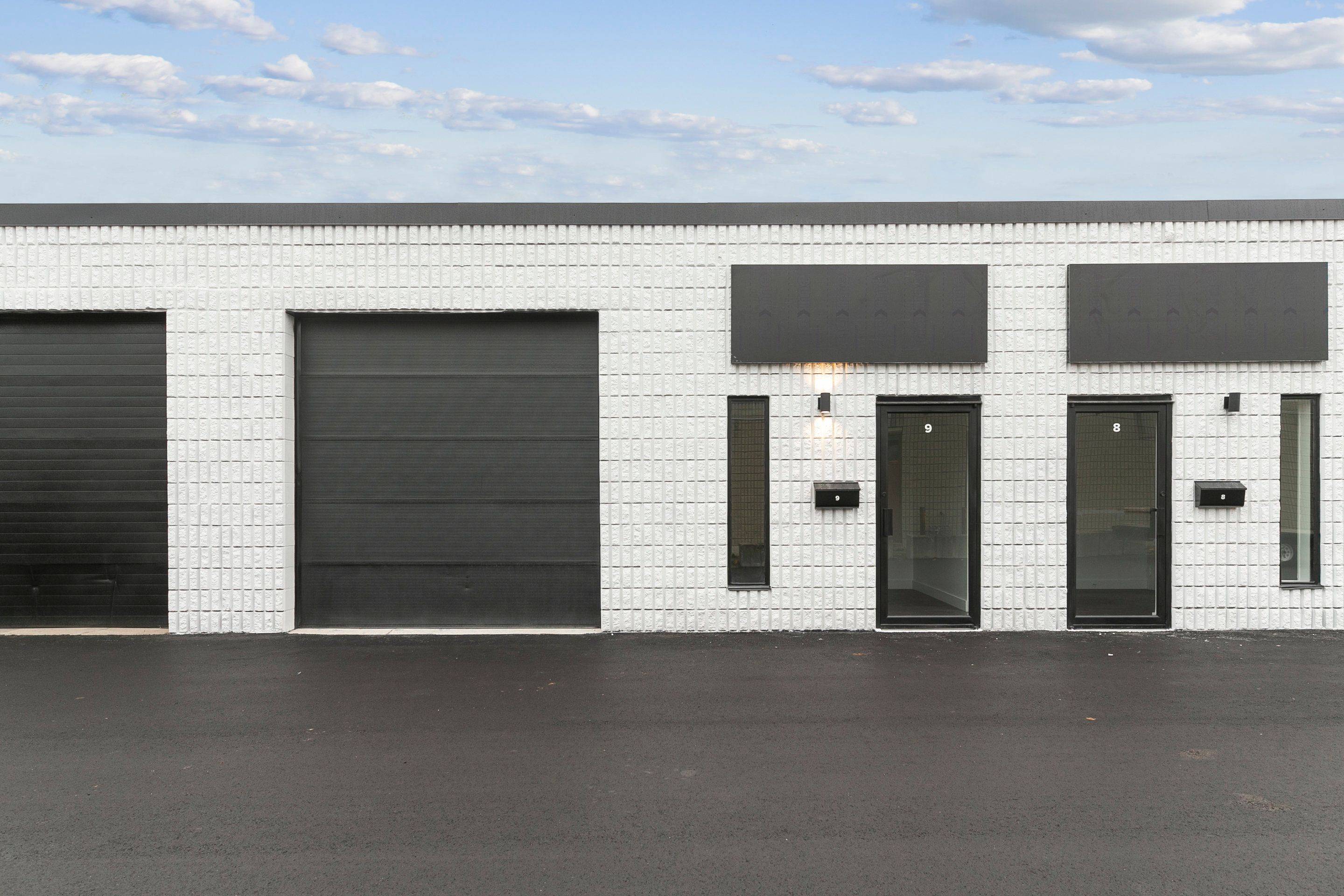 Oakville, ON L6L 2X4,1244 Speers RD #12