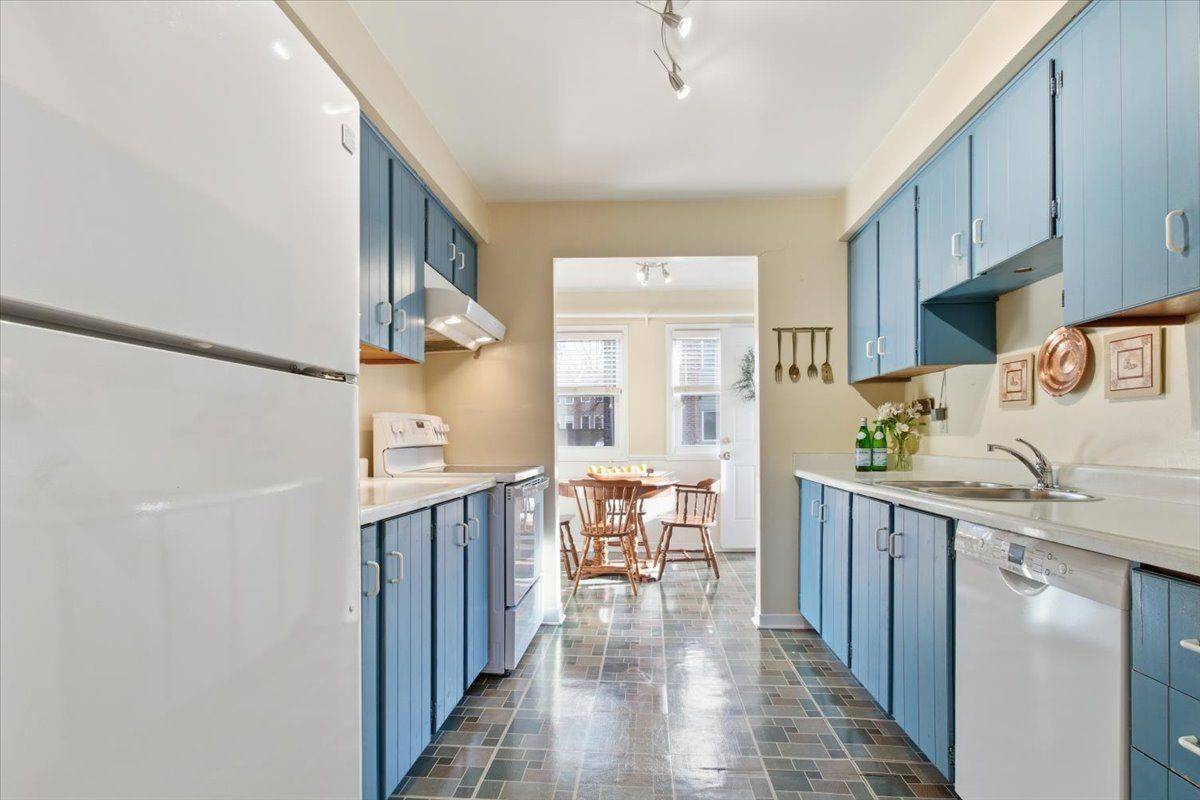 Oakville, ON L6H 2S6,1340 Hampton ST #31