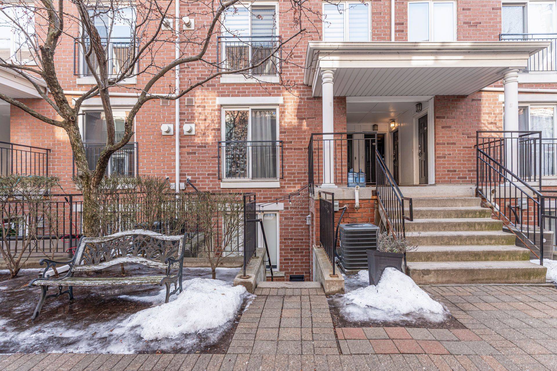 Toronto W01, ON M6K 1X2,16 Laidlaw ST #918