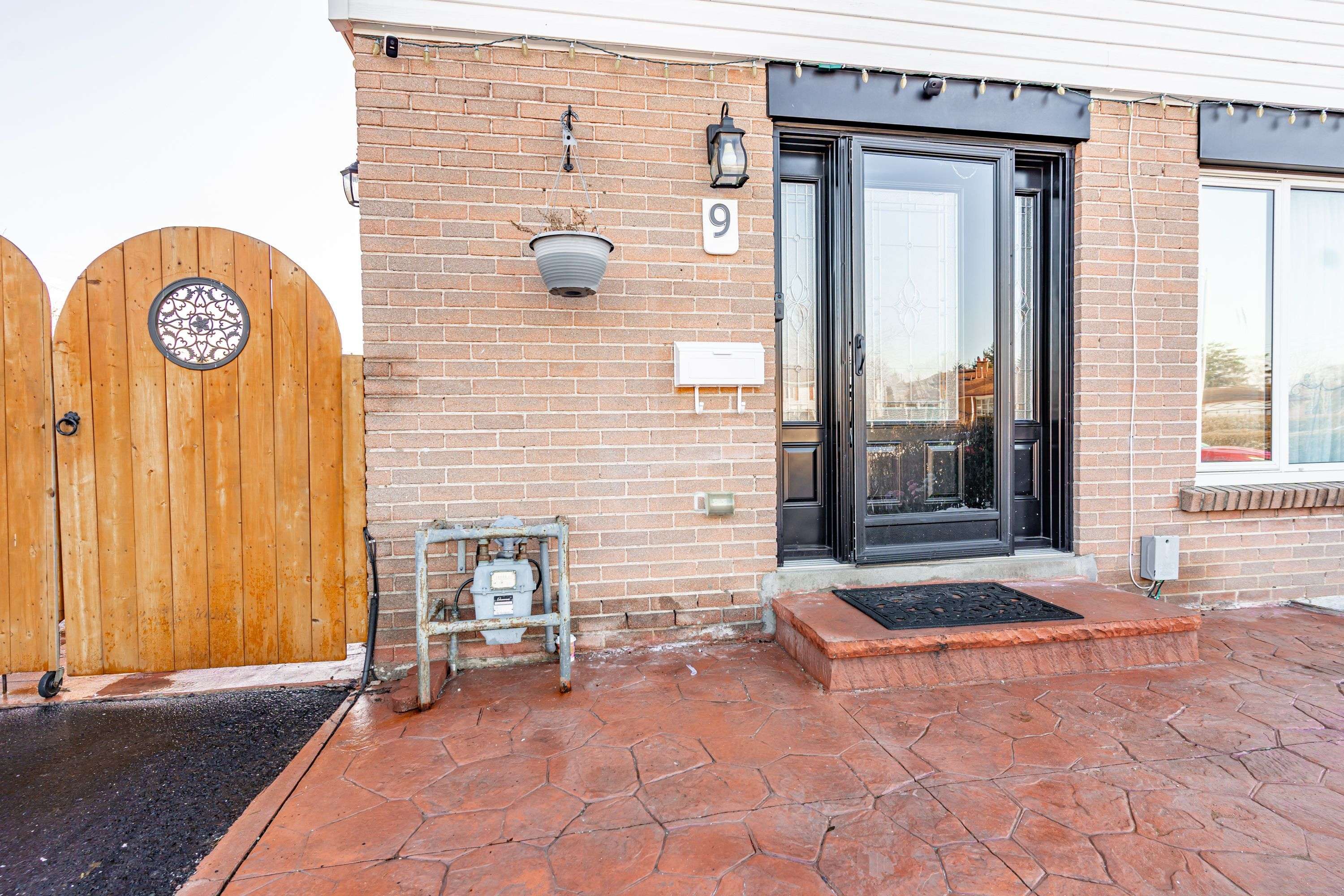 Brampton, ON L6T 1N6,9 Dalton PL