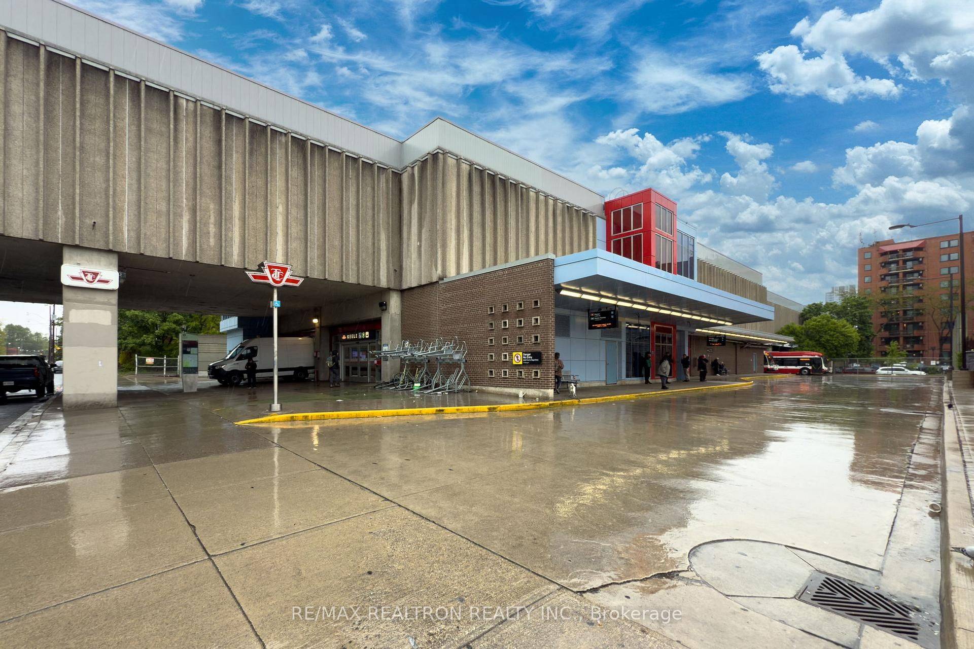 Toronto W02, ON M6P 1A7,1620 Bloor ST W