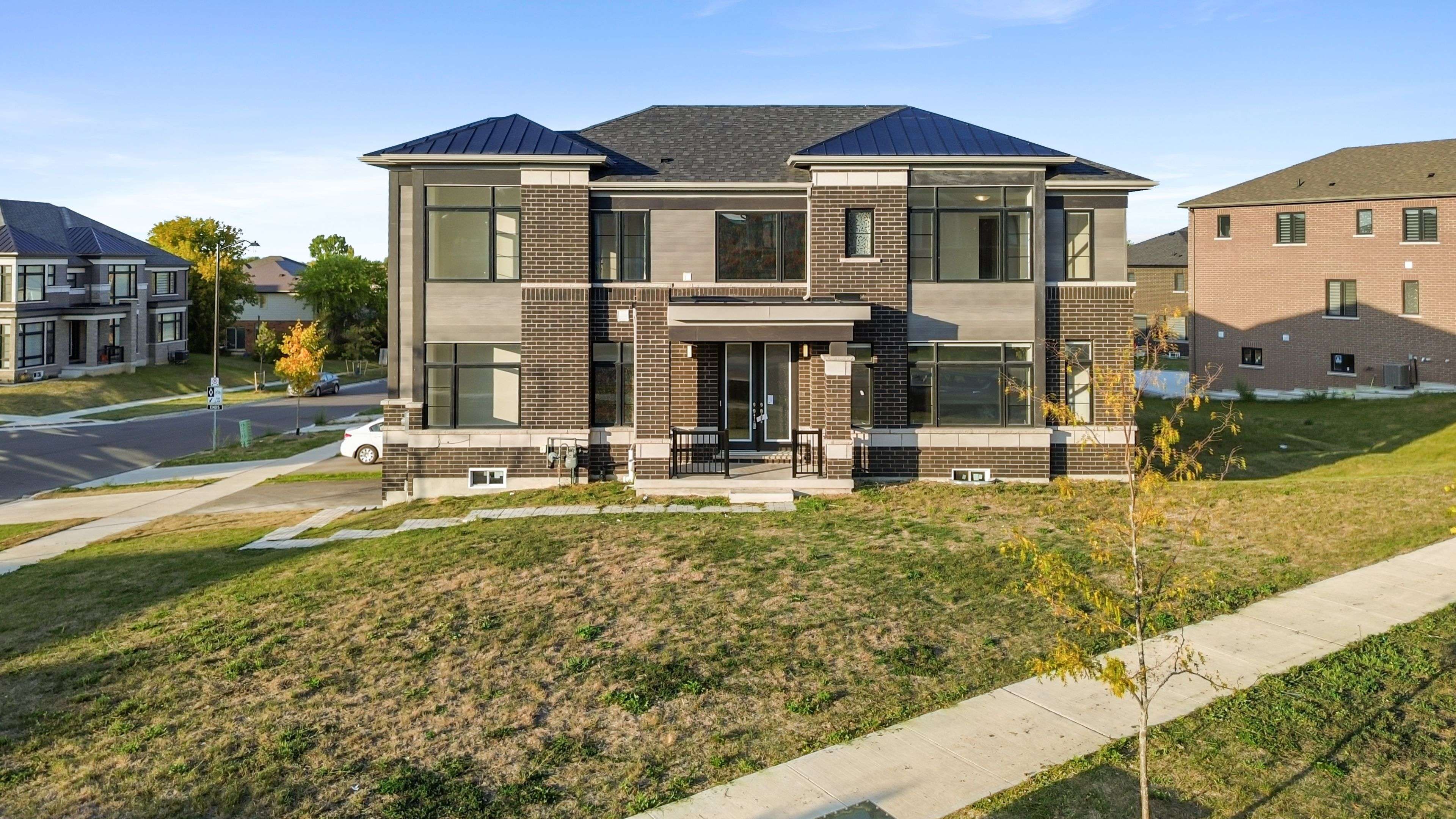 Cambridge, ON N1S 0C6,297 Bismark DR