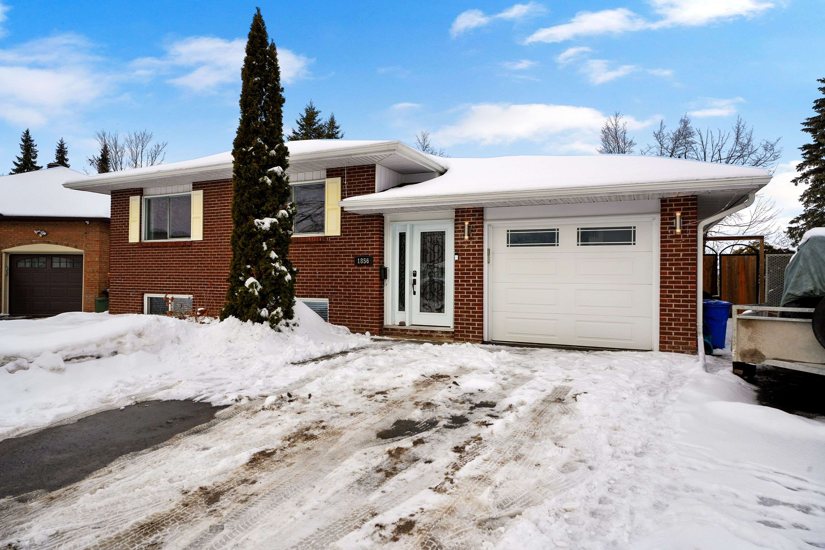 Peterborough, ON K9K 1P9,1856 Mapleridge DR