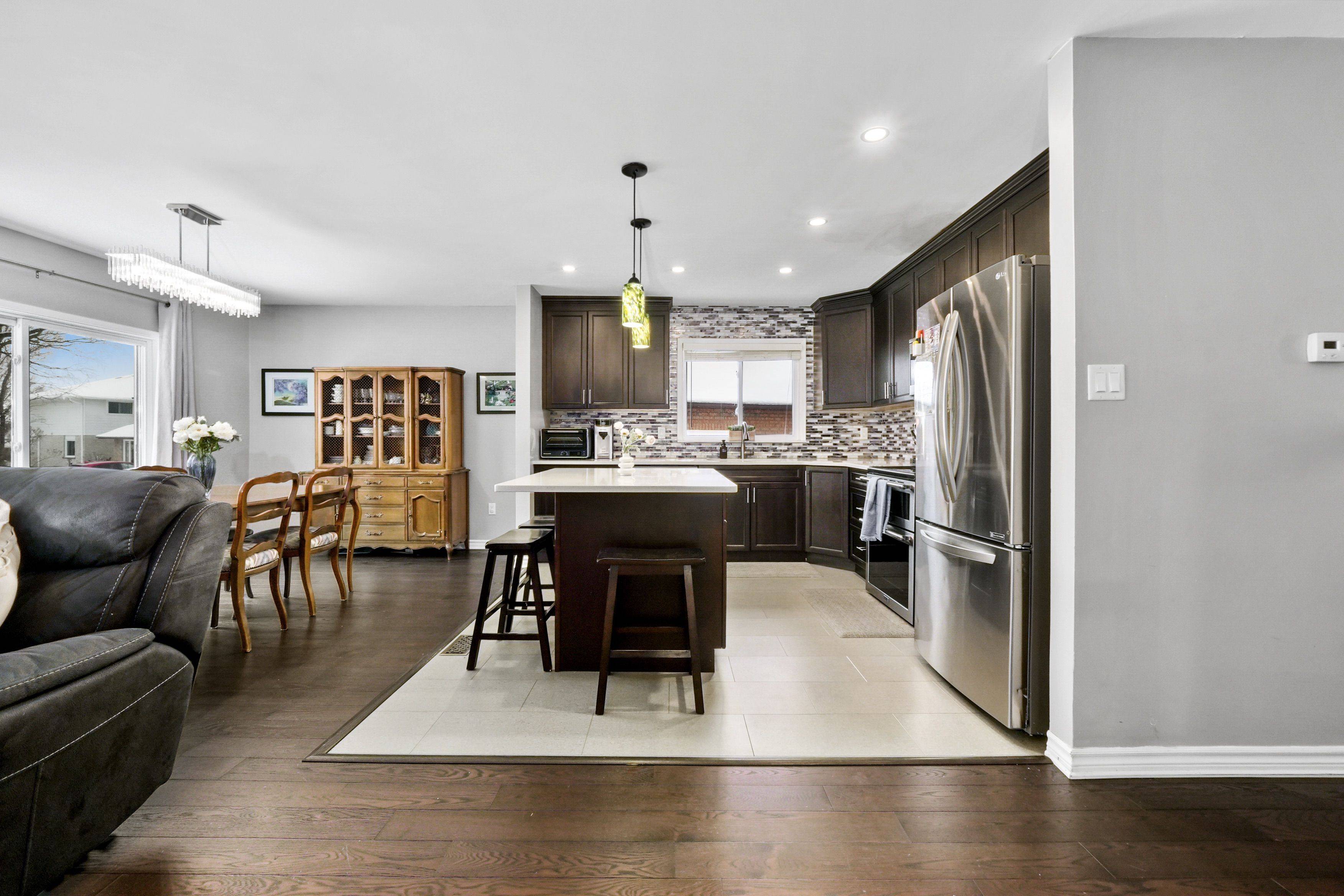 Peterborough, ON K9K 1P9,1856 Mapleridge DR