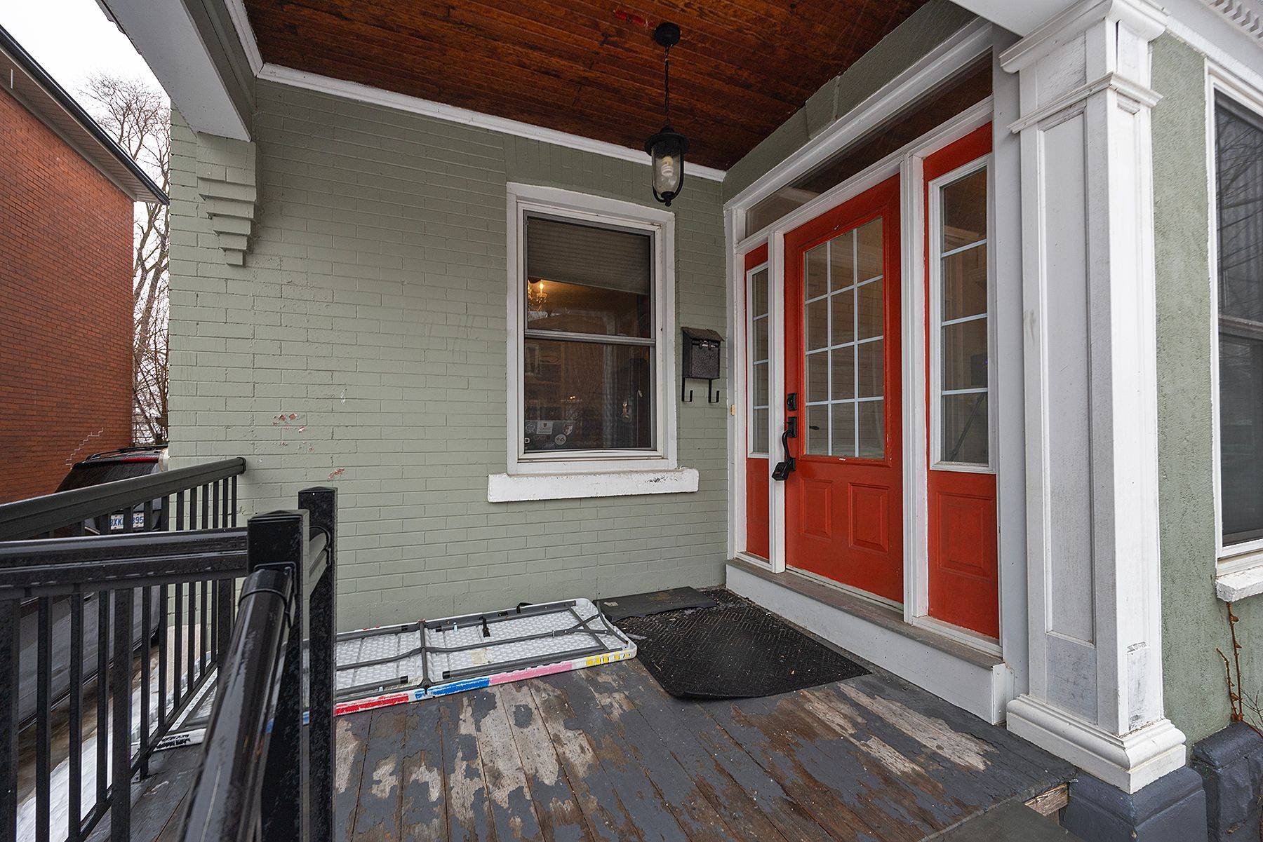 Kingston, ON K7L 3Z8,463 Victoria ST