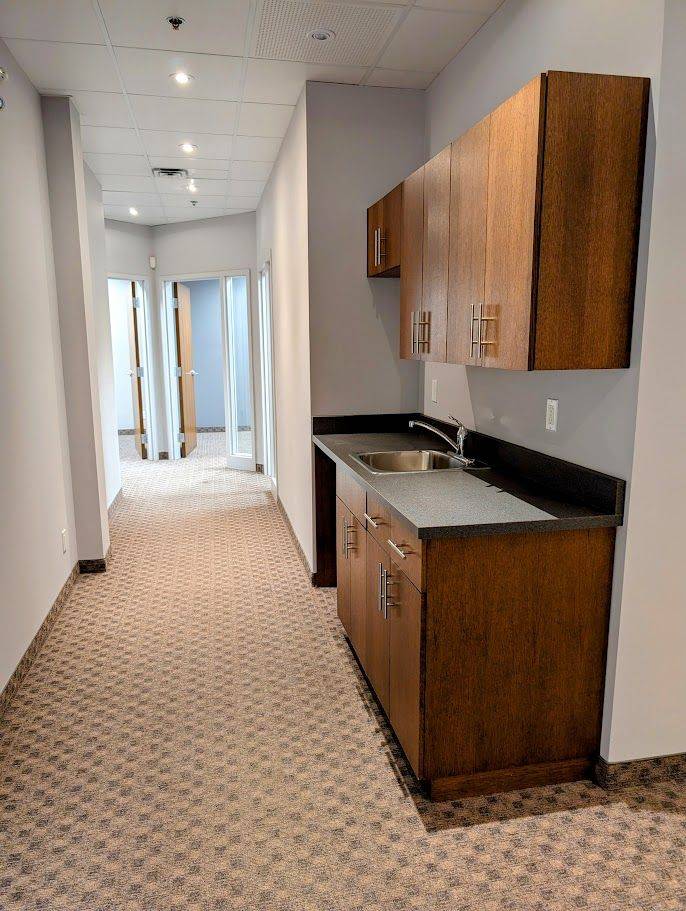 Peterborough, ON K9J 2N2,165 Sherbrooke ST #1B