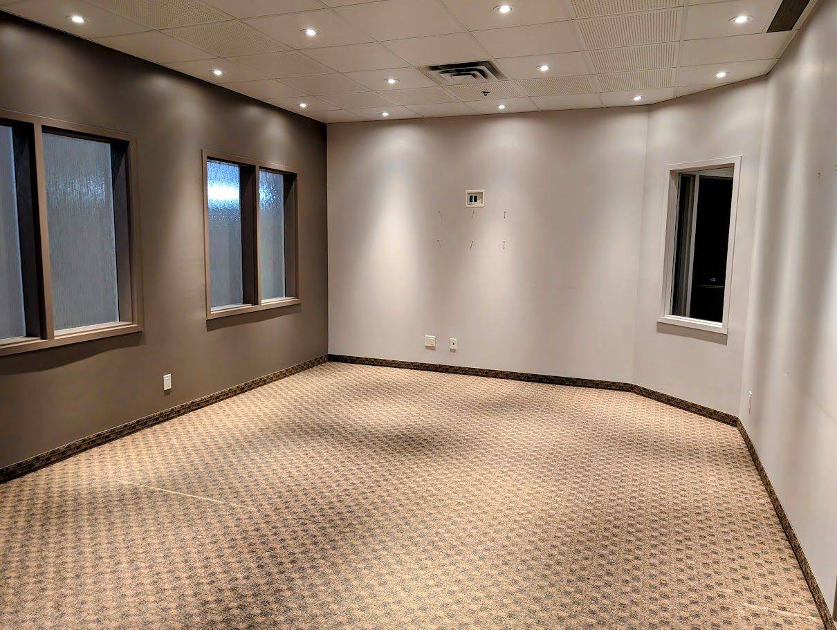 Peterborough, ON K9J 2N2,165 Sherbrooke ST #1B