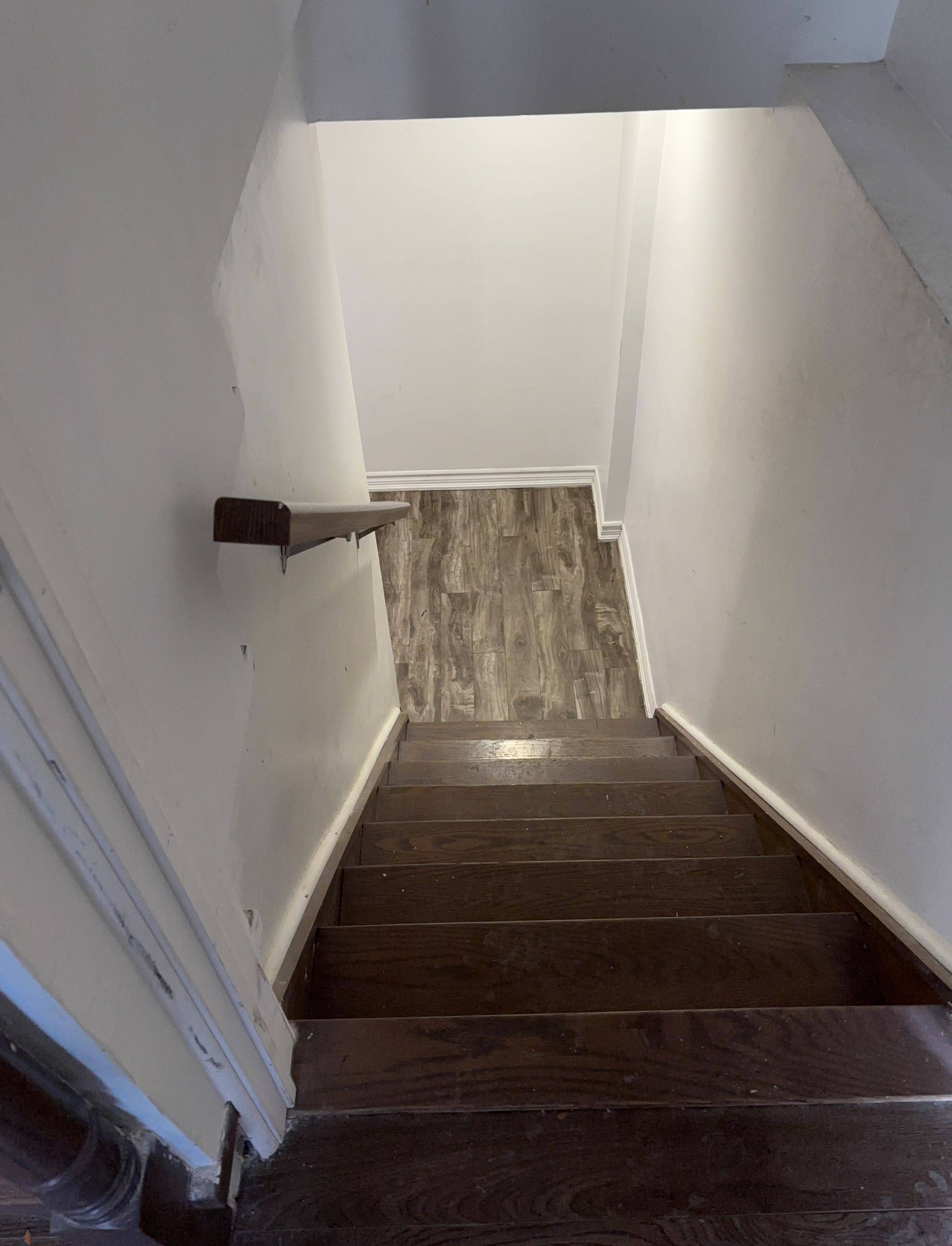 Hamilton, ON L9A 3B1,8 Ronaldshay AVE #( Lower )