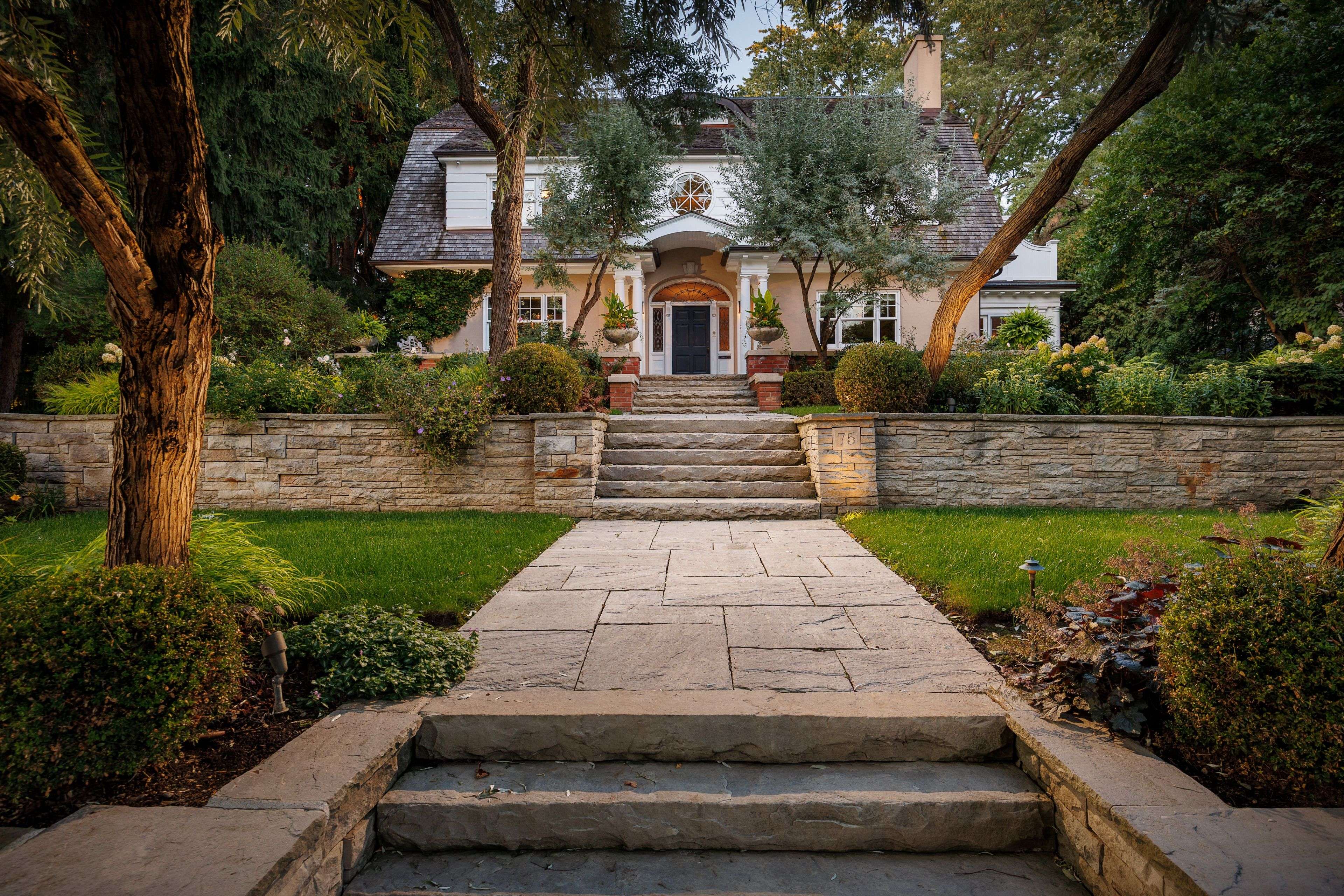 Guelph, ON N1E 4R9,75 Queen ST