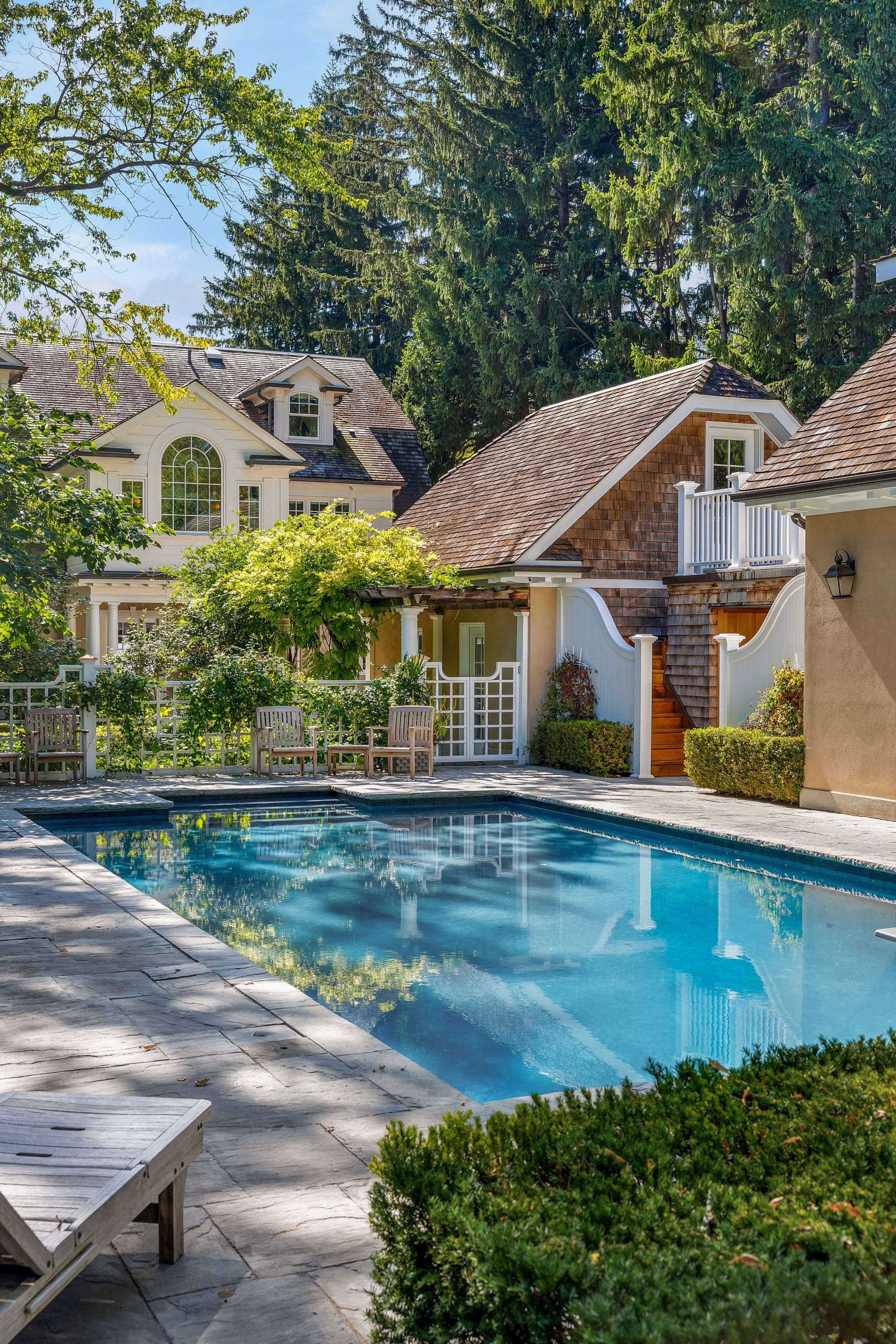 Guelph, ON N1E 4R9,75 Queen ST