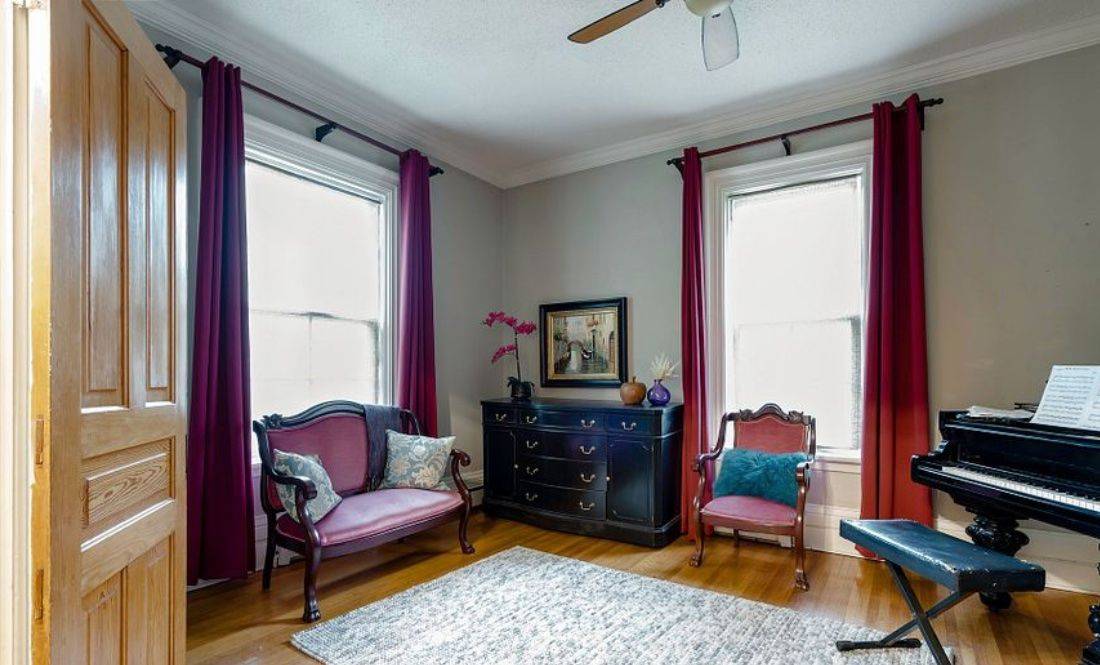 Shelburne, ON L9V 2Y7,250 Andrew ST