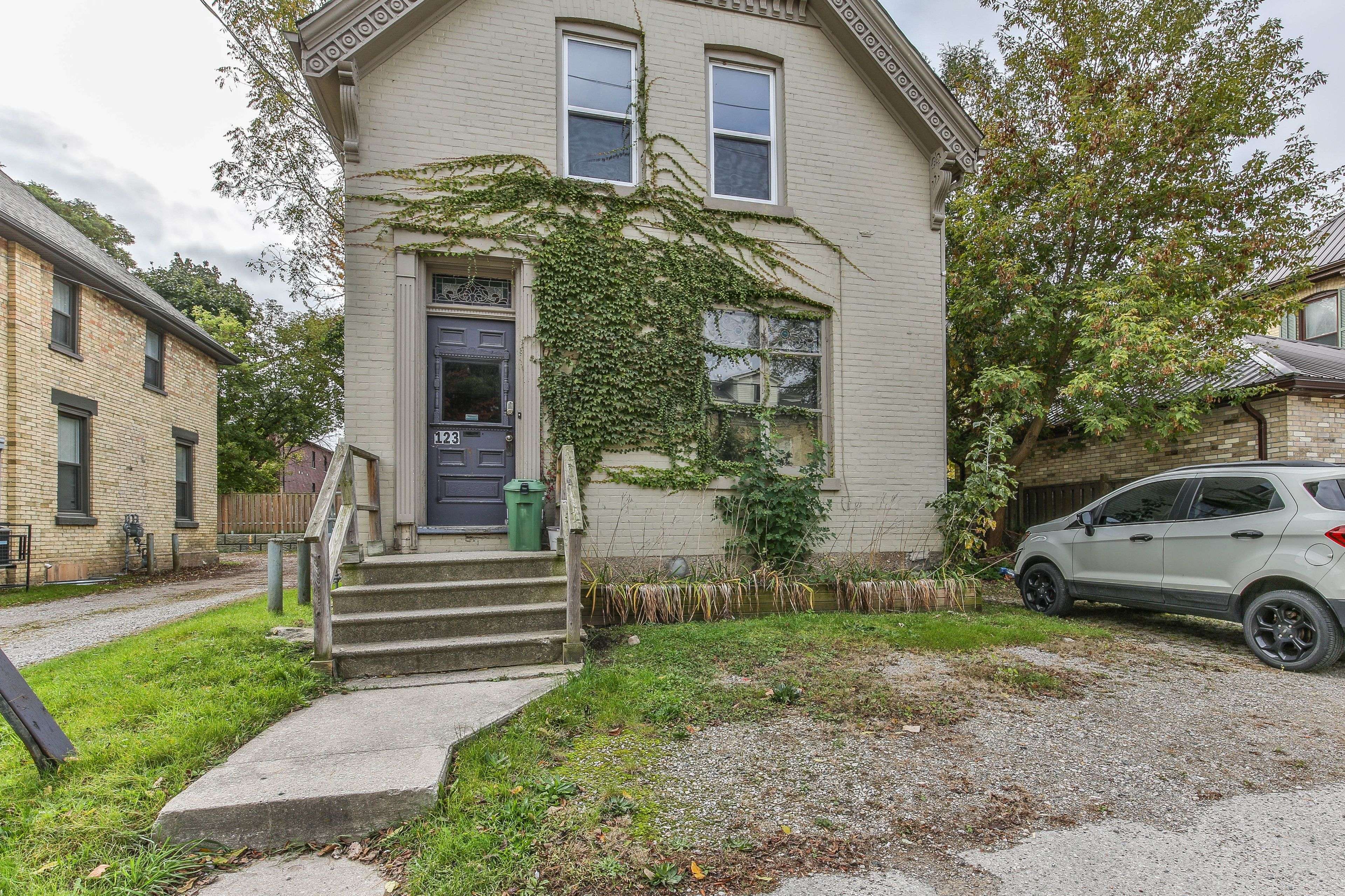London East, ON N6A 1P7,123 Mill ST
