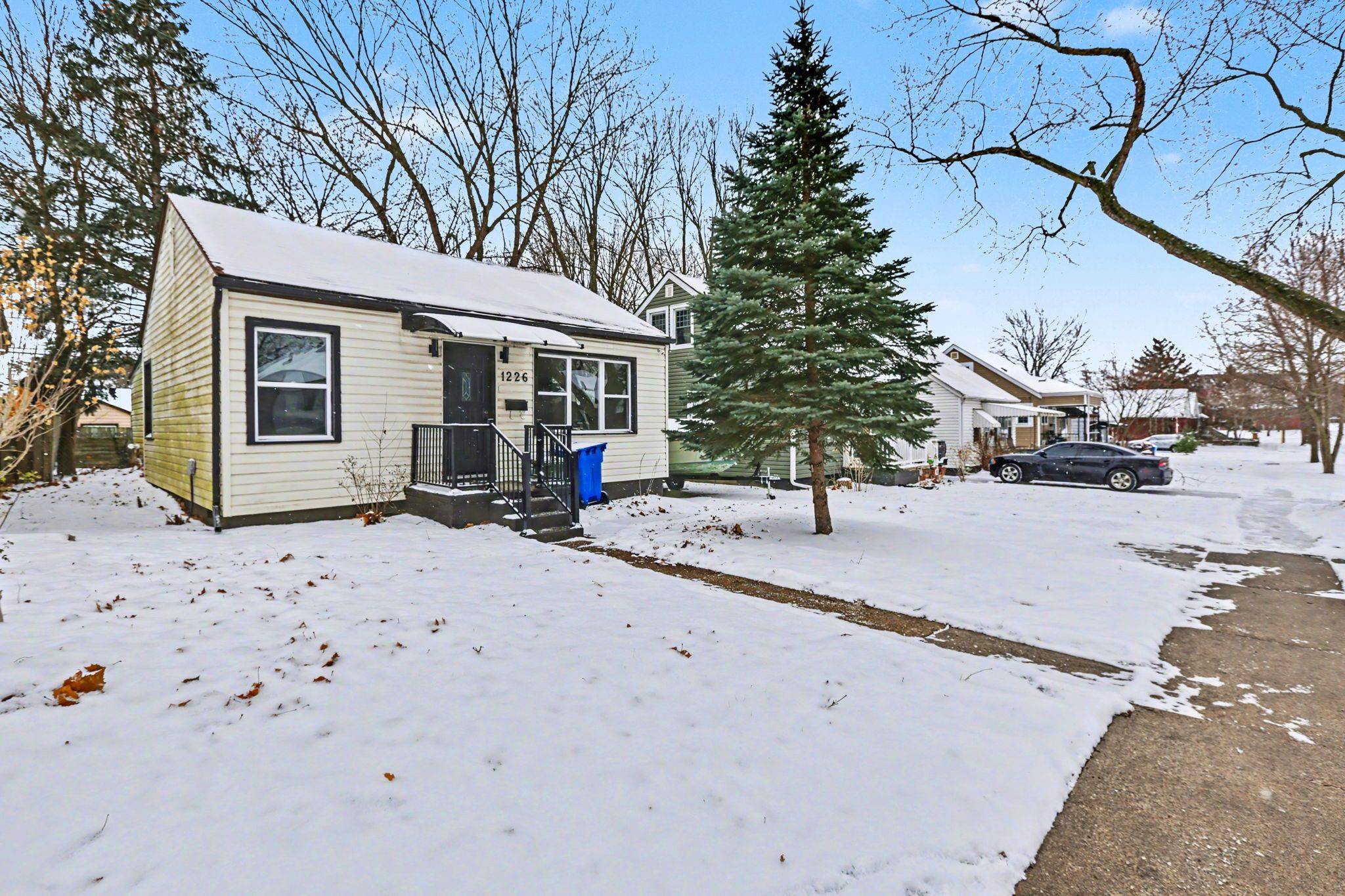 Windsor, ON N9C 3N1,1226 Wigle AVE