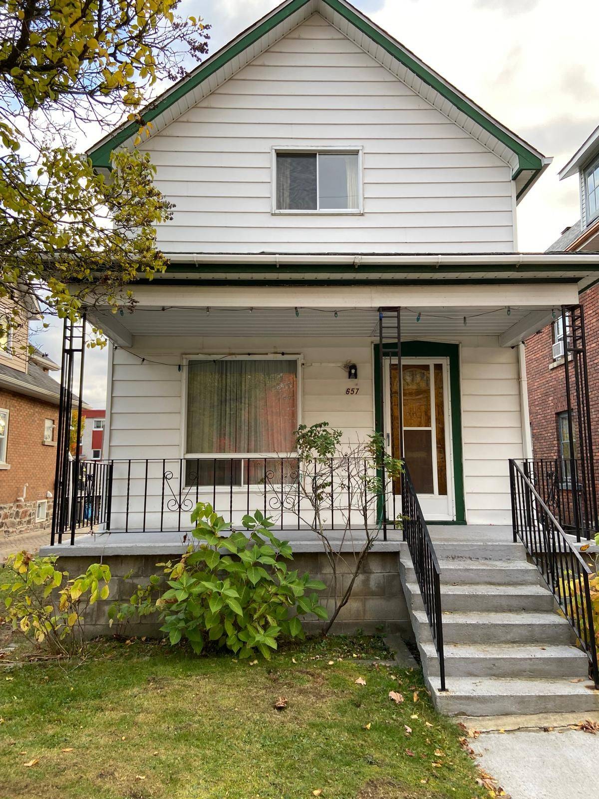 North Bay, ON P1B 2Z8,657 McIntyre ST W #1