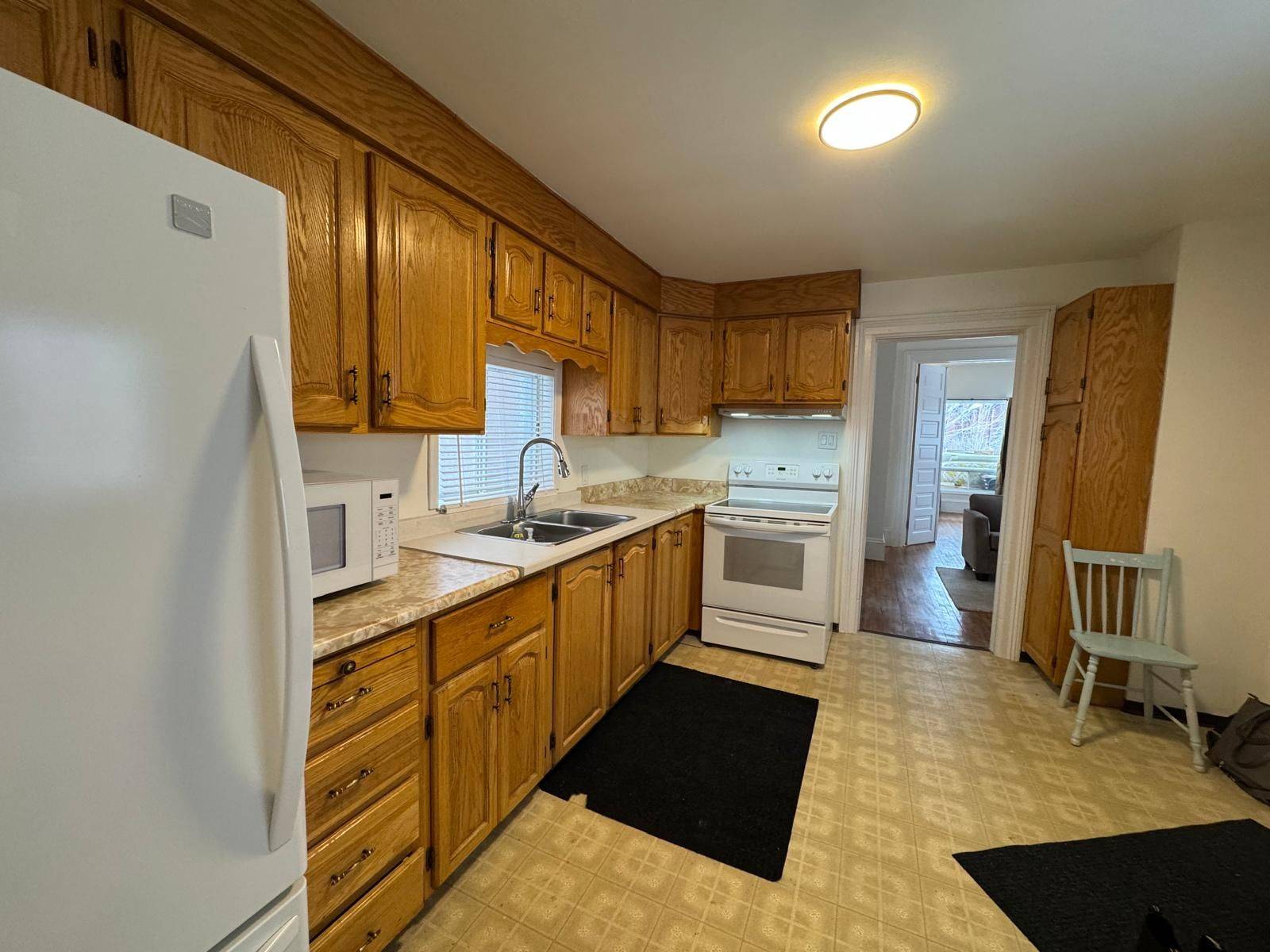 North Bay, ON P1B 2Z8,657 McIntyre ST W #1