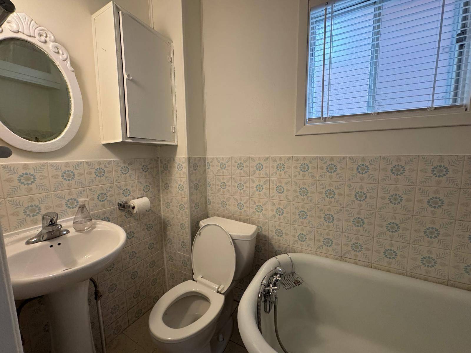 North Bay, ON P1B 2Z8,657 McIntyre ST W #1