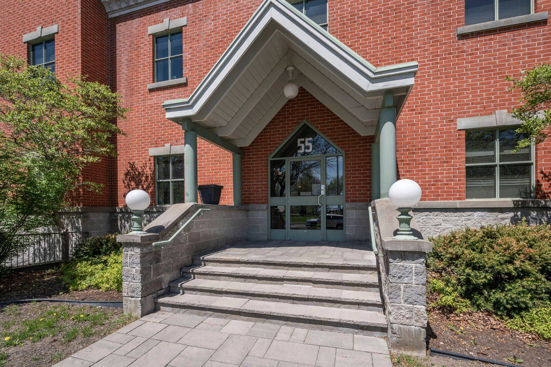 Cornwall, ON K6J 1A1,55 WATER ST W #360