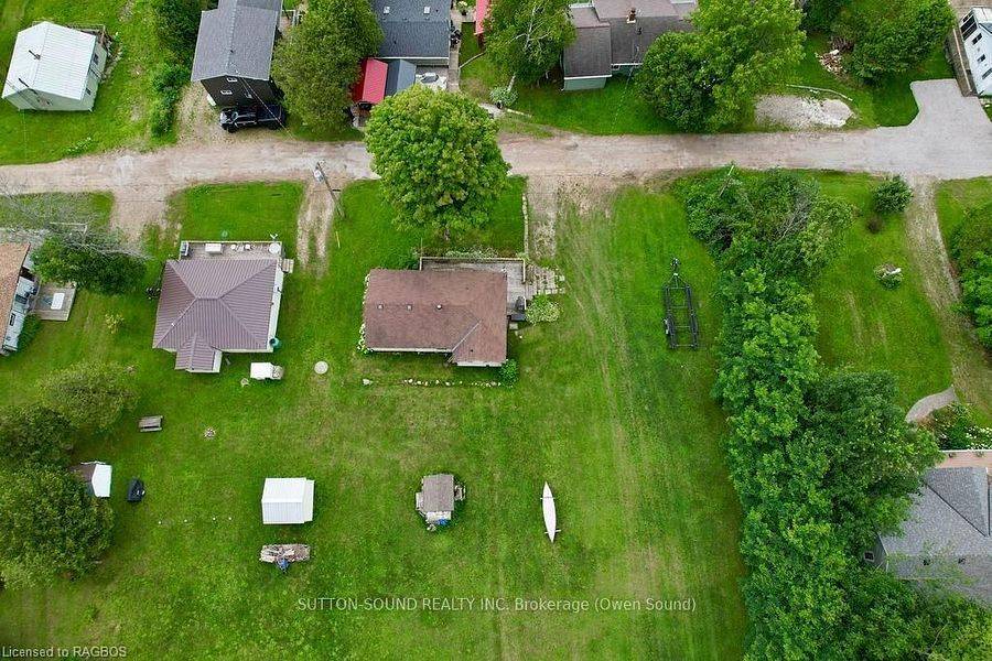 South Bruce Peninsula, ON N0H 1A0,41 Islandview DR