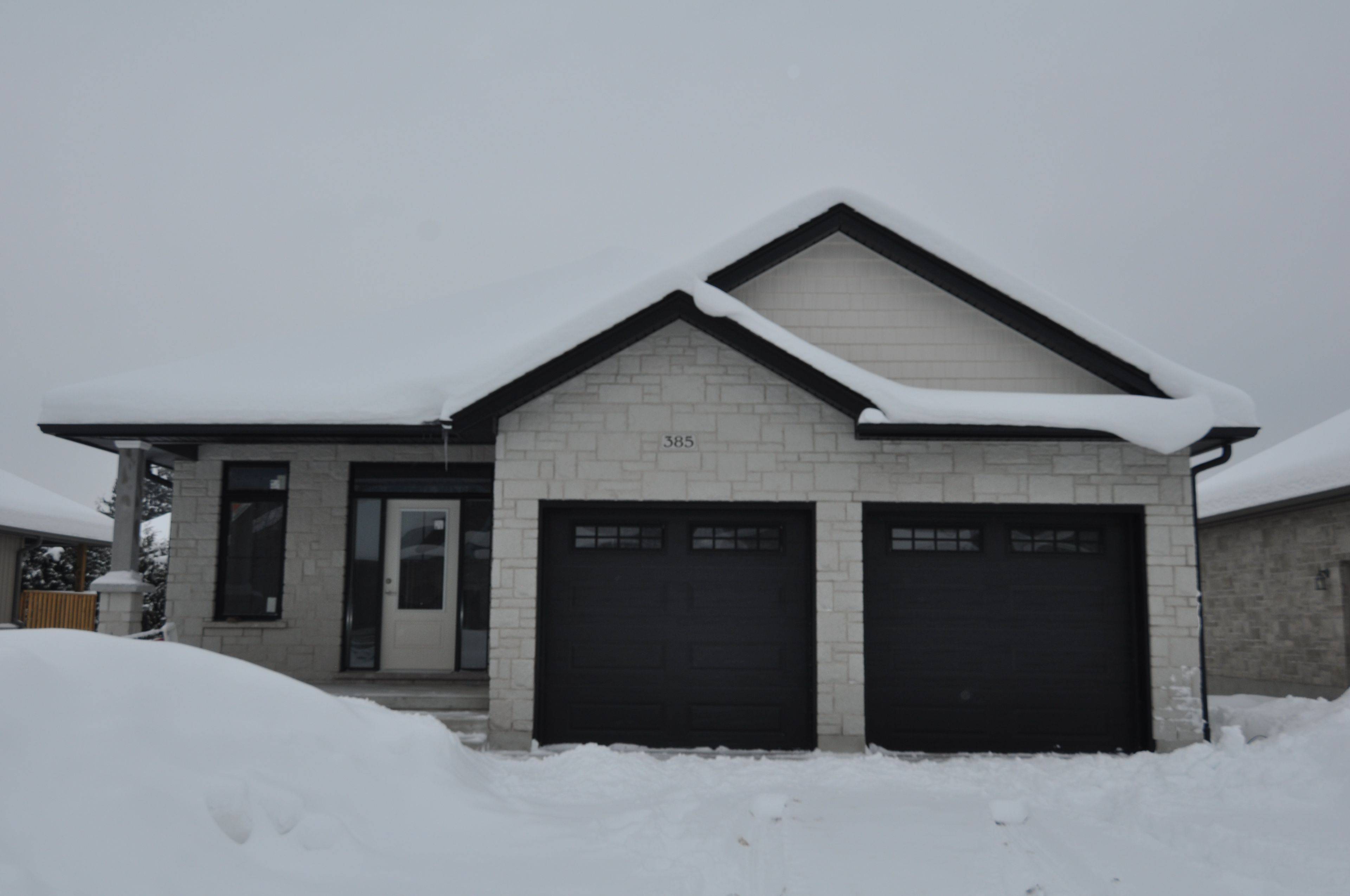 Owen Sound, ON N4K 6K7,385 6TH AVE W