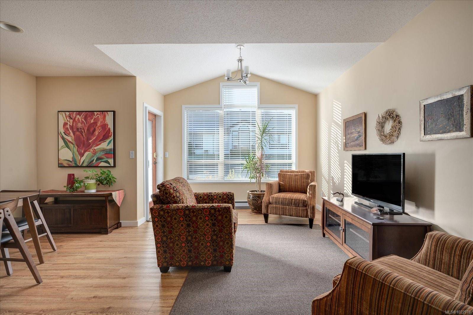 Parksville, BC V9P 2N5,261 Mills St #703