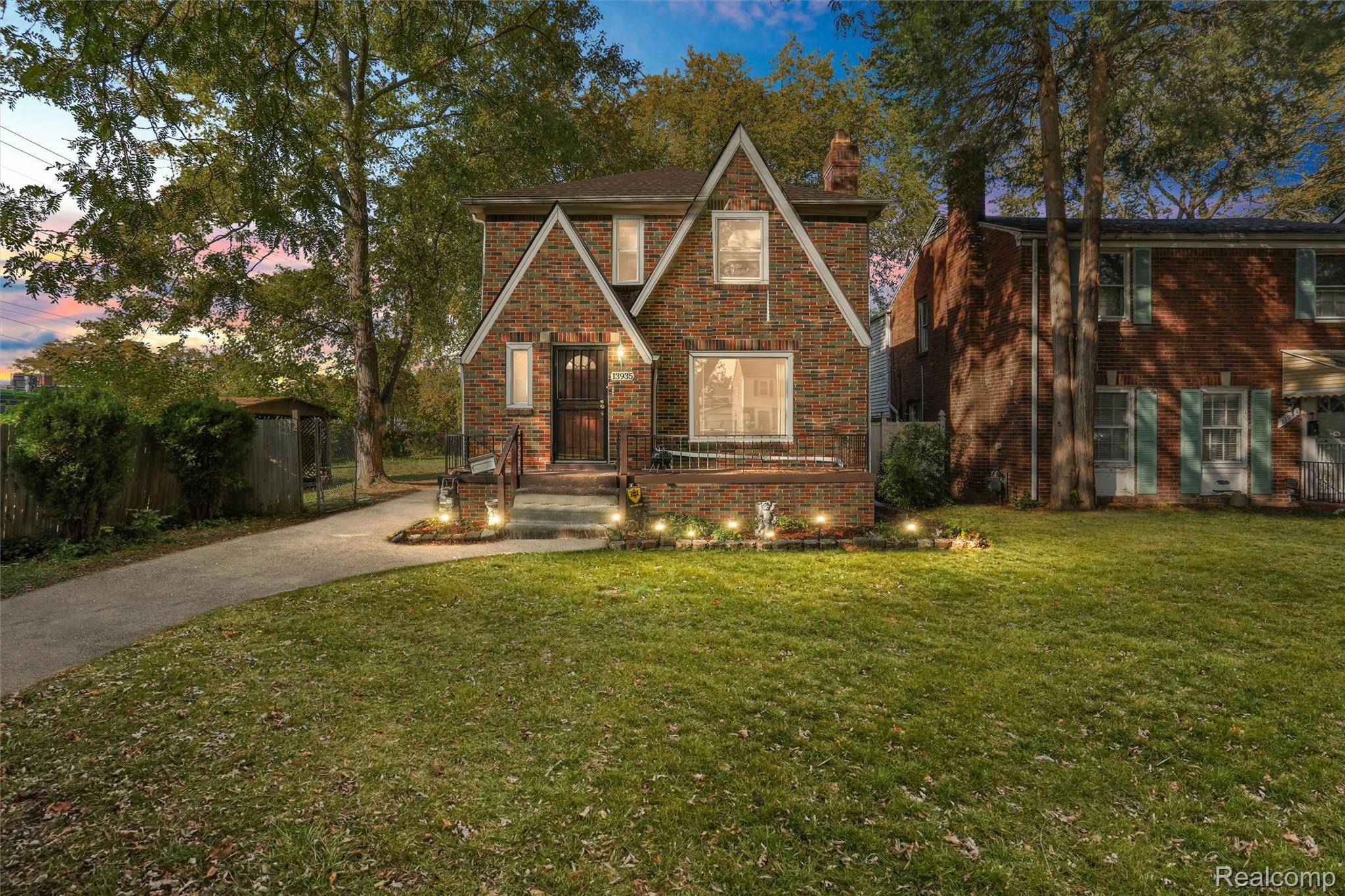 Detroit, MI 48223,13935 Faust AVE