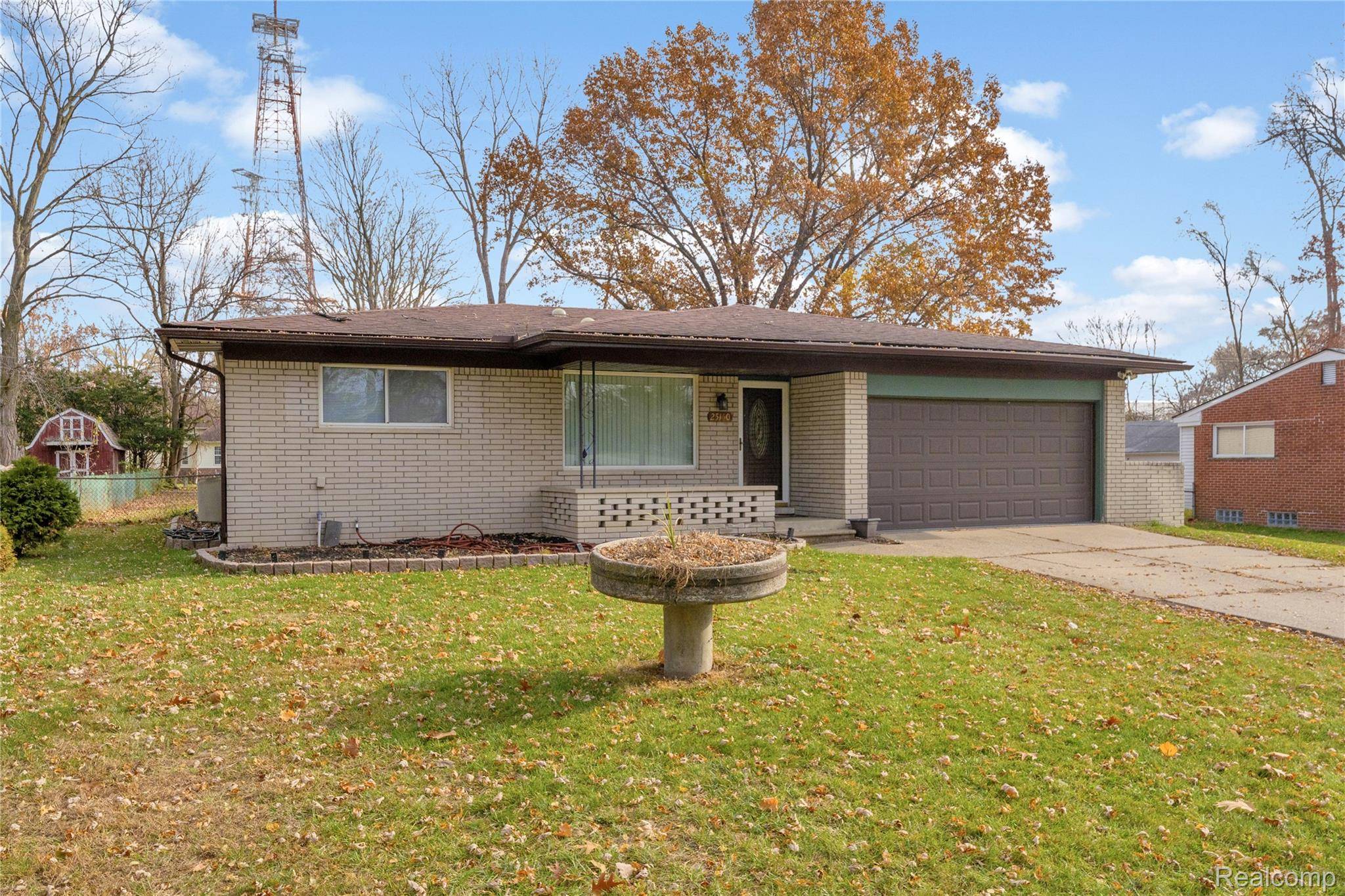 Southfield, MI 48033,25150 Briarbank AVE