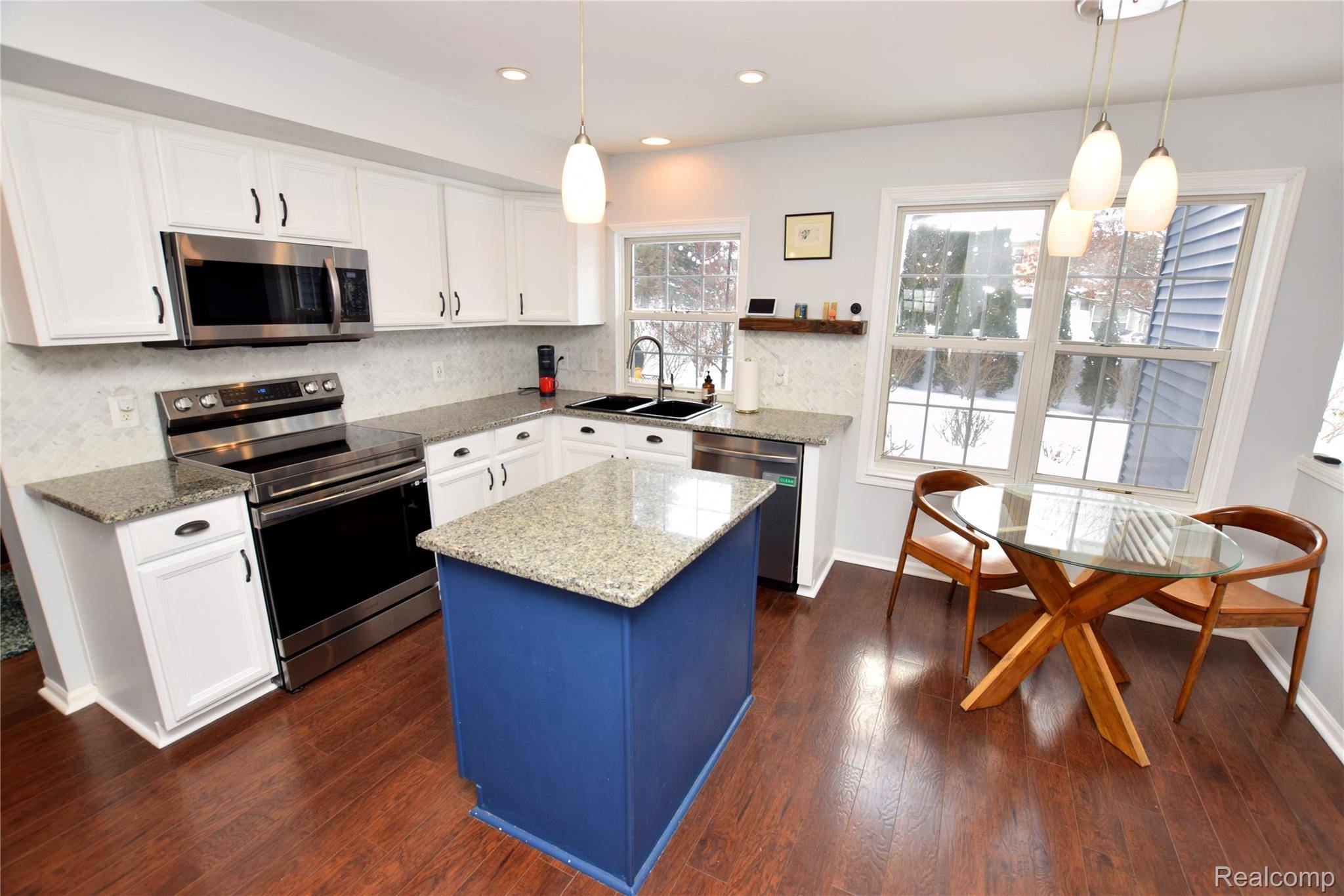 Fenton, MI 48430,910 3rd ST